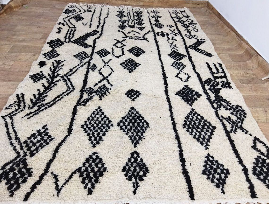 Handmade moroccan berber carpet 305 x 195 cm