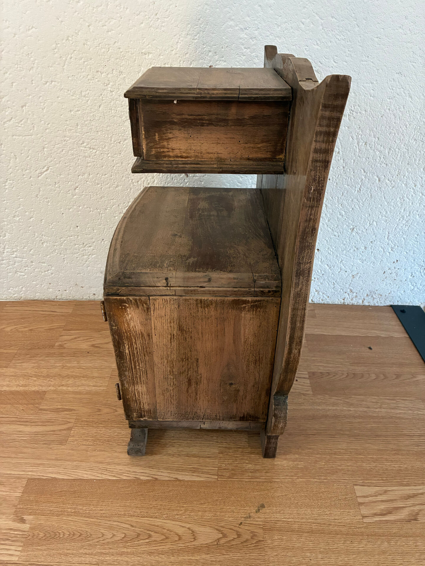 Petit meuble en bois- chevet/meuble d’appoint