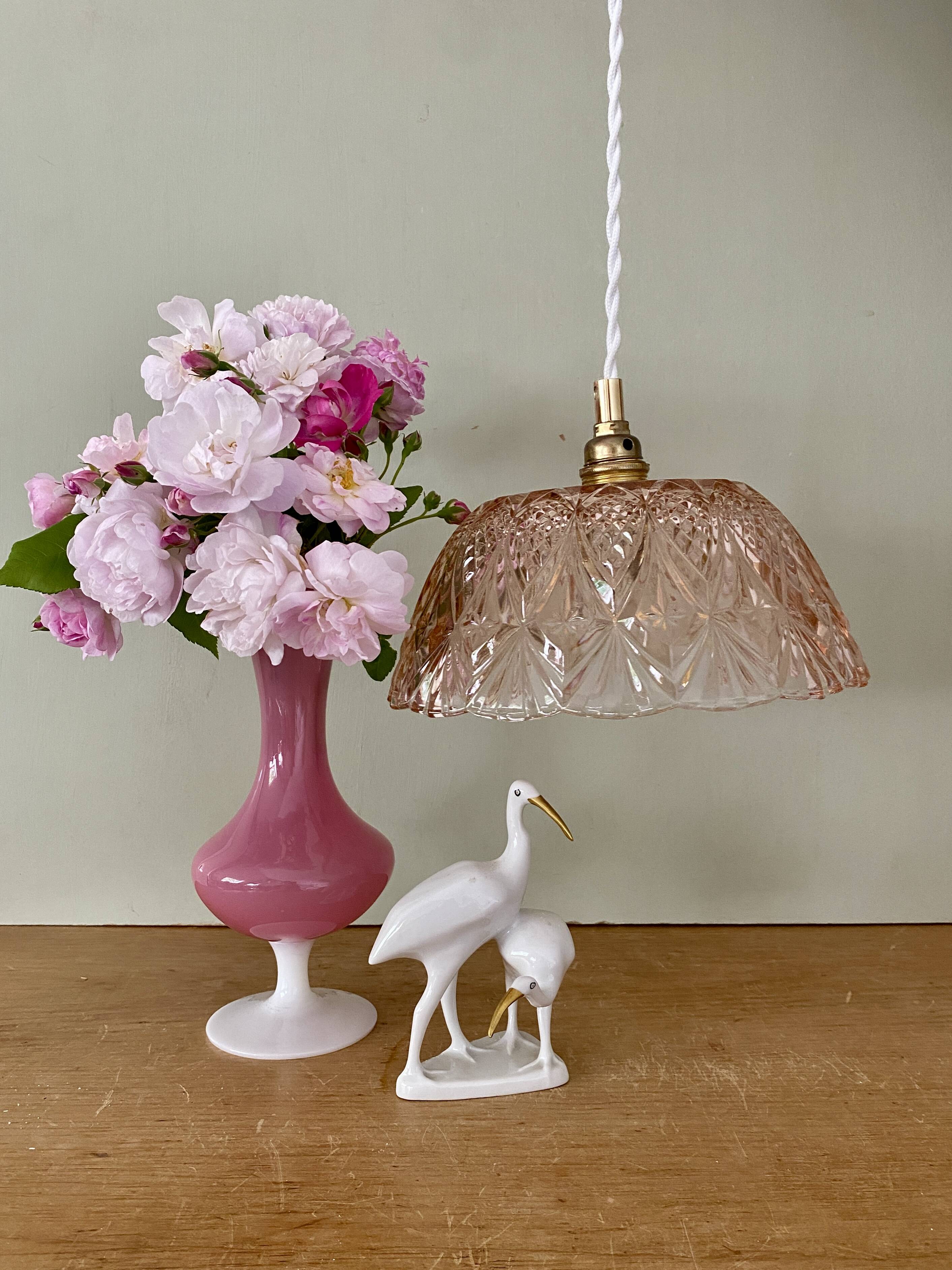 Vintage lampshade pendant light in pink molded glass - tableware collection -
