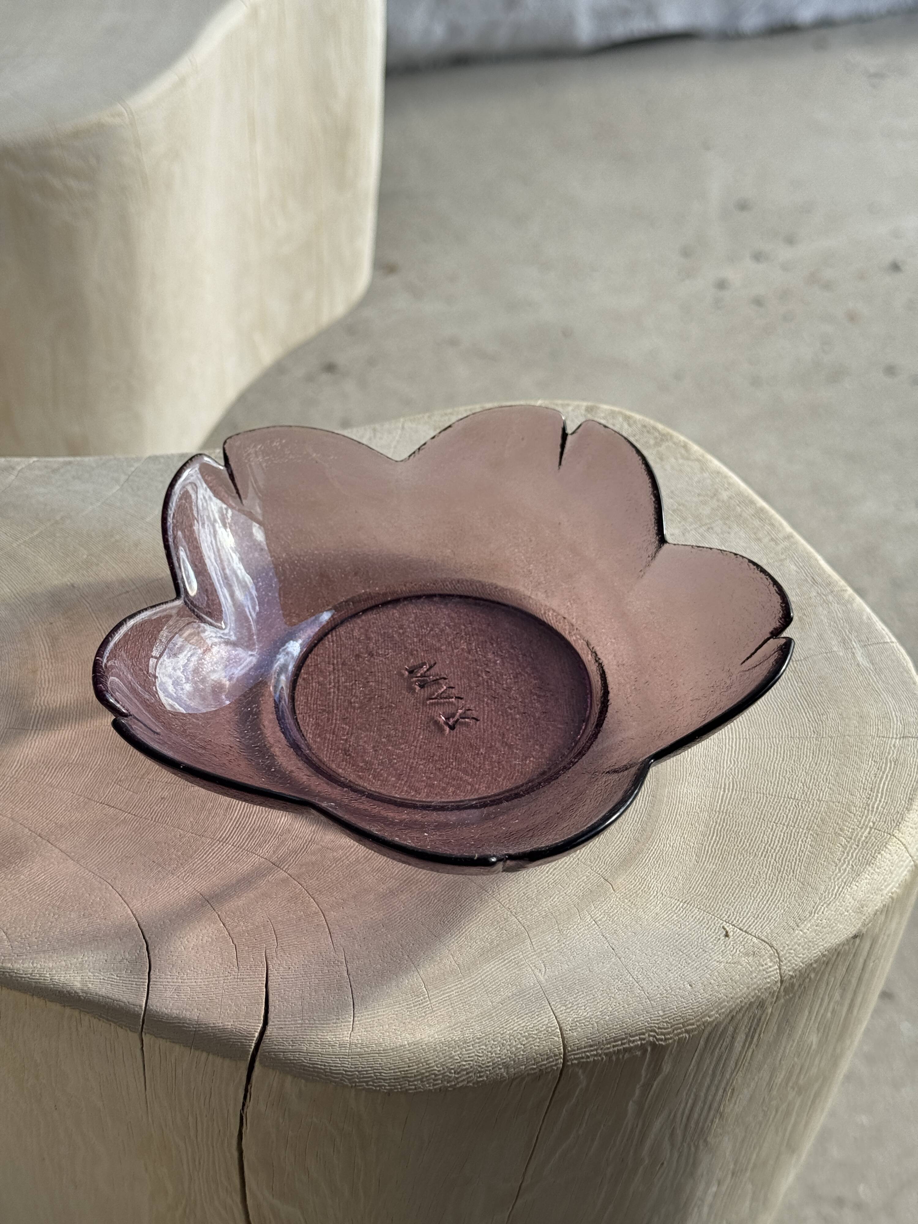 6 vintage flower-shaped bowls, XVM brand on the bottom