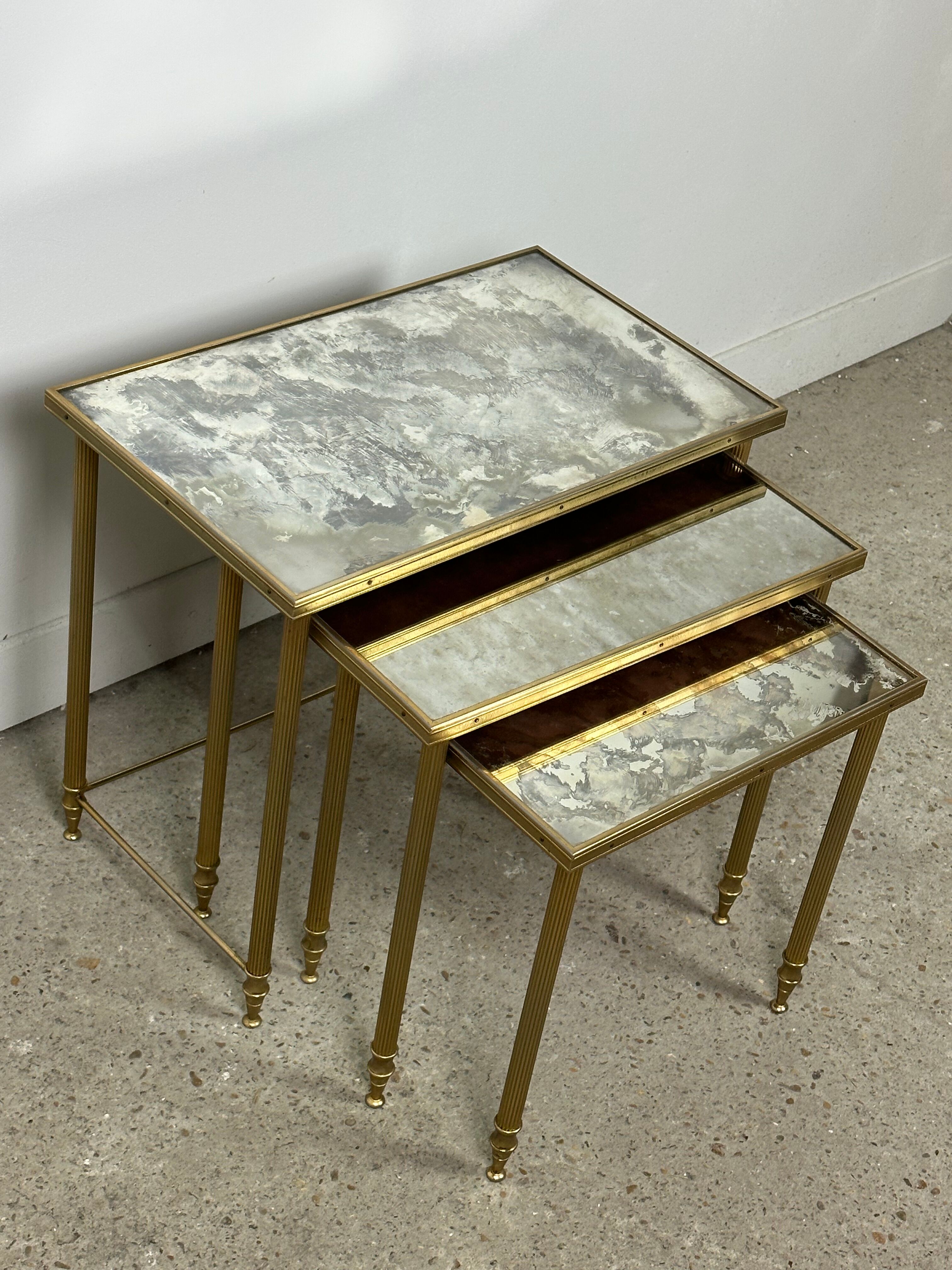 Vintage 70'S nesting table in moiré glass and brass
