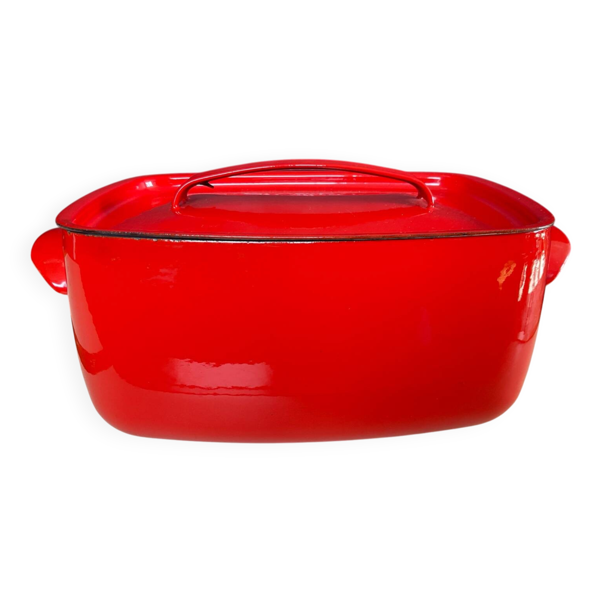 Vintage enamelled cast iron casserole dish
