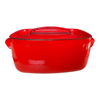 Vintage enamelled cast iron casserole dish