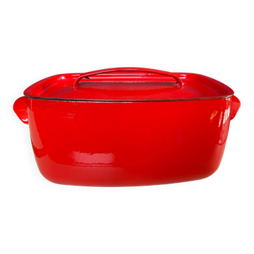 Vintage enamelled cast iron casserole dish