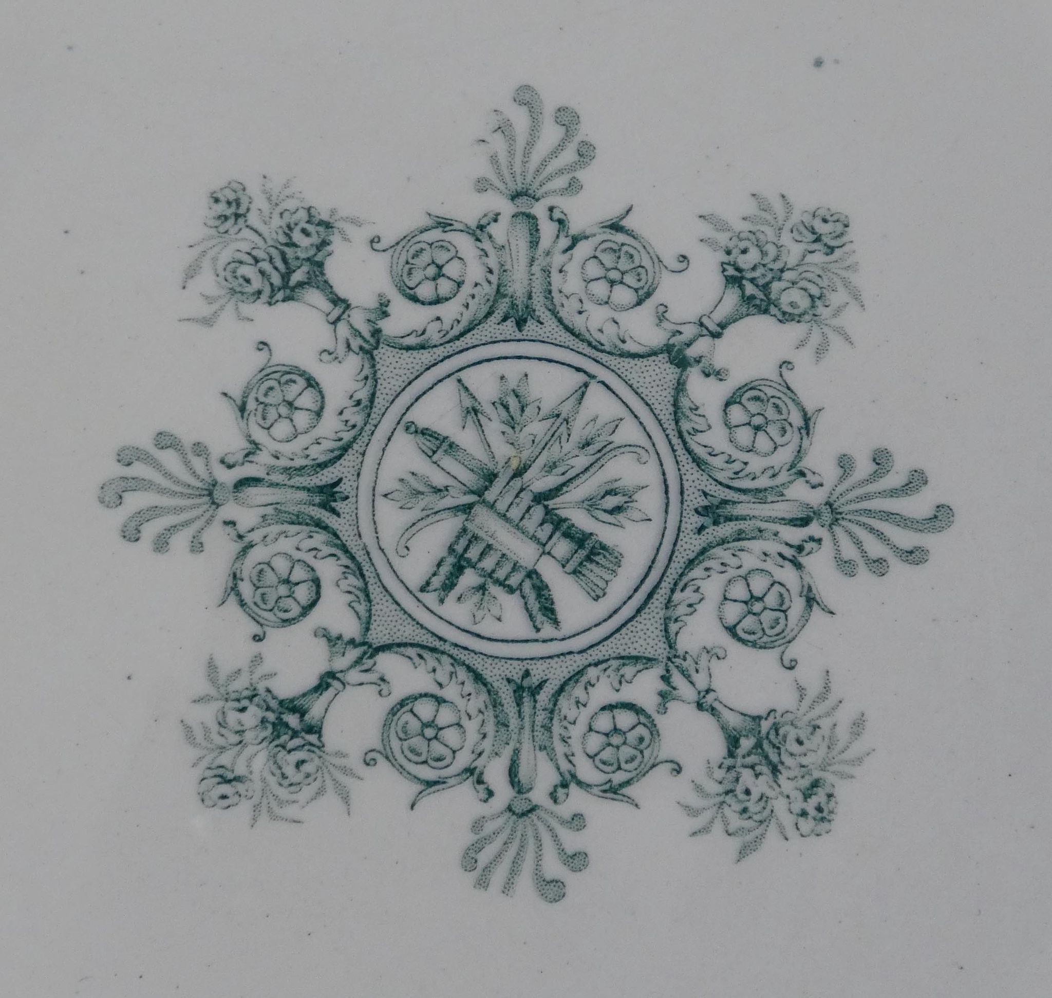 6 assiettes plates compiegne terre de fer