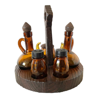 Servant in wood oil, vinegar, salt shaker, pepper maker