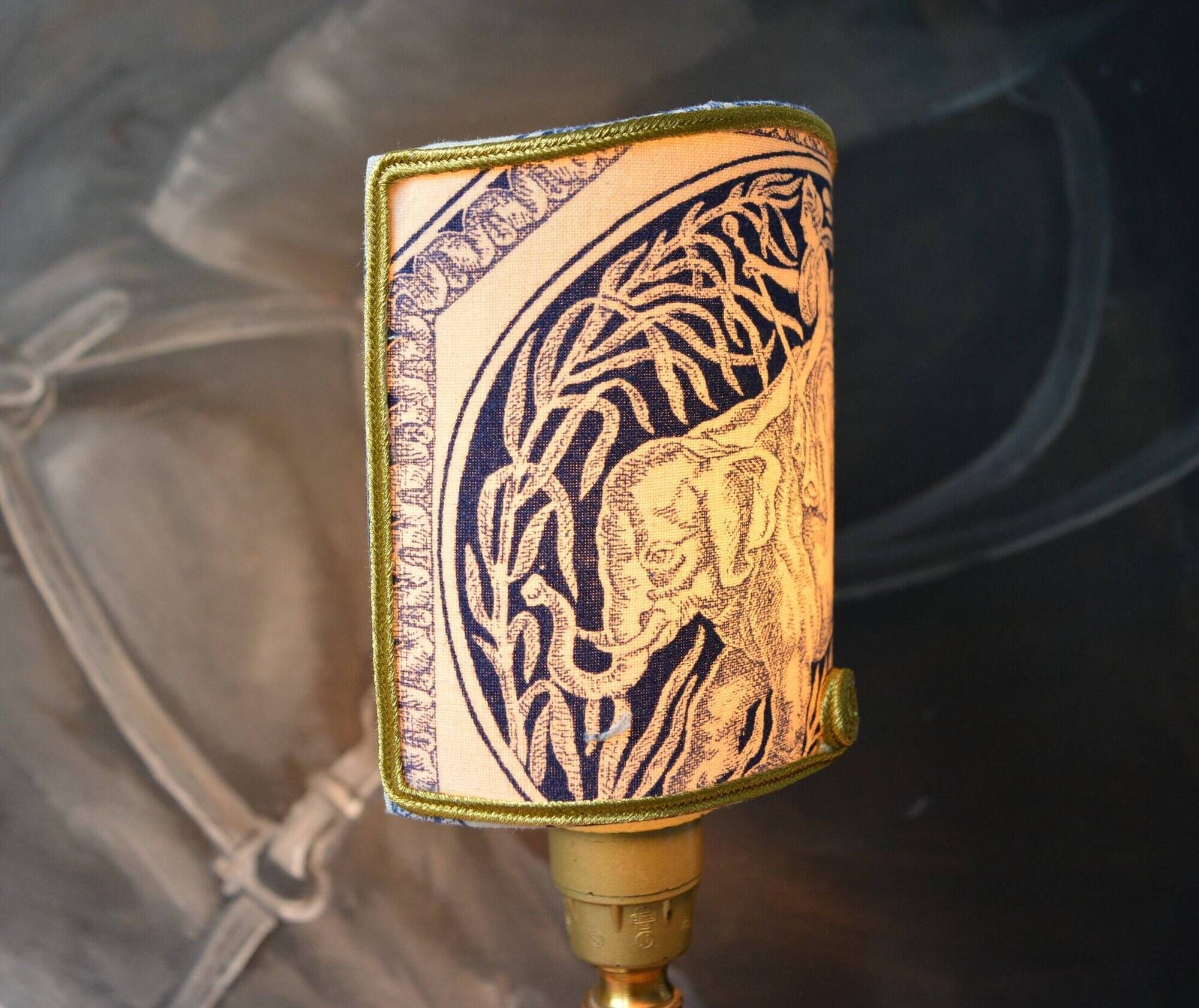 Venetian shade, Toile de Jouy shade