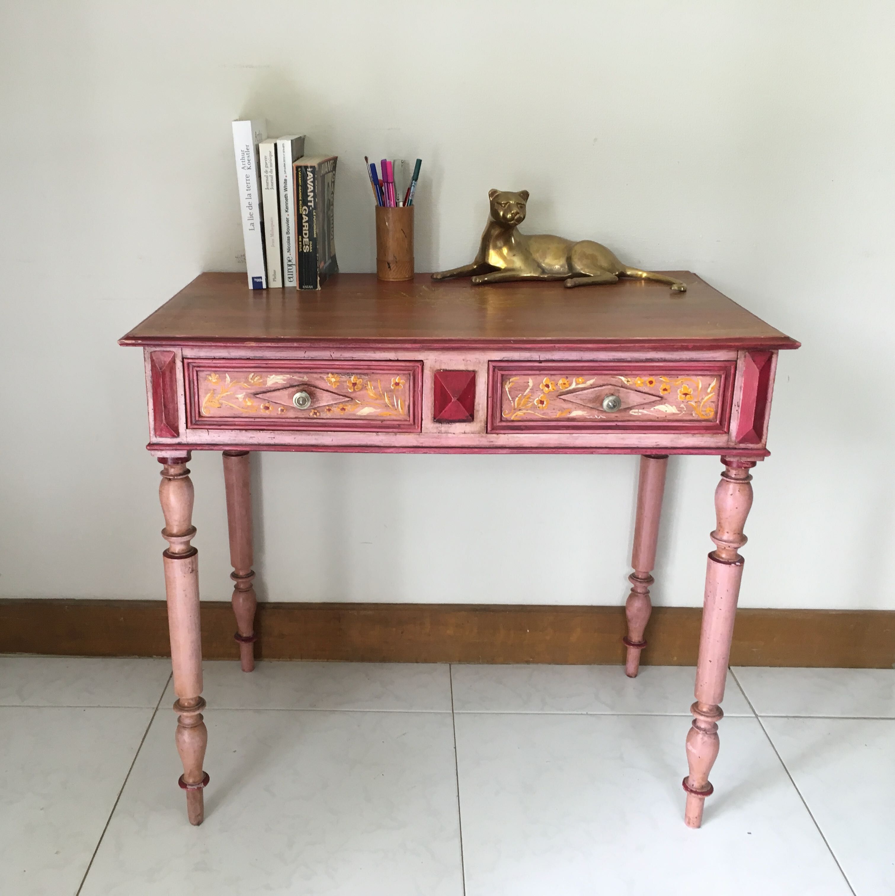 Table d’appoint à tiroirs ou bureau d'enfant