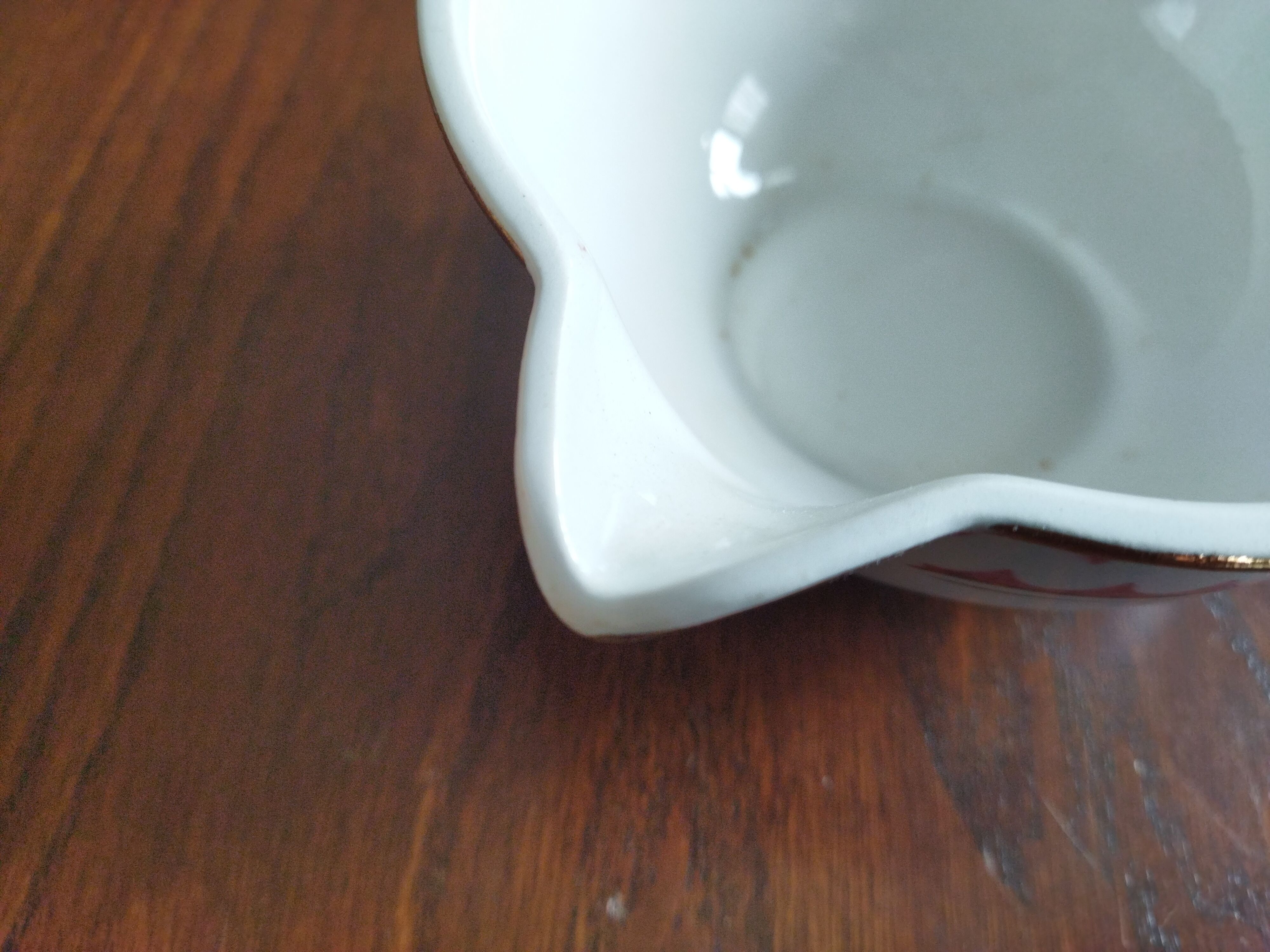 K&G Lunéville sauceboat, Madrigal model