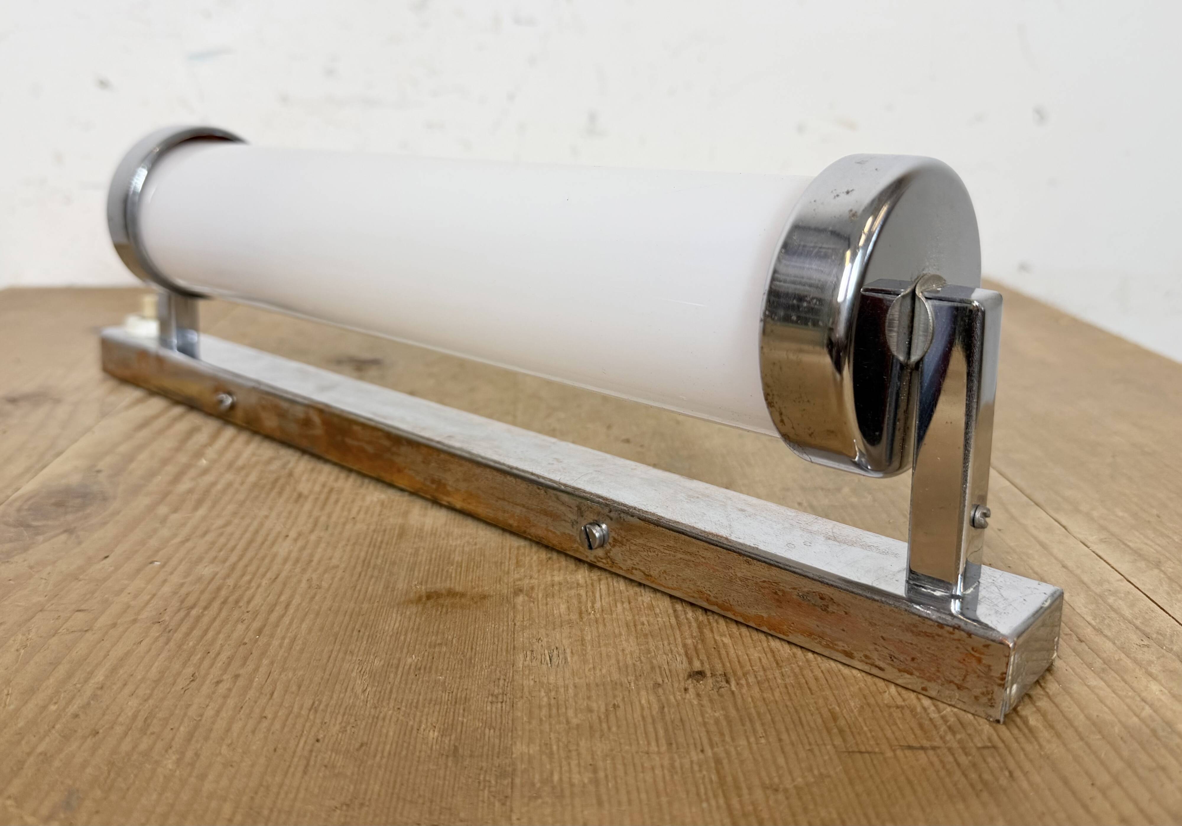 Applique murale Art Déco vintage en verre opale, années 1930