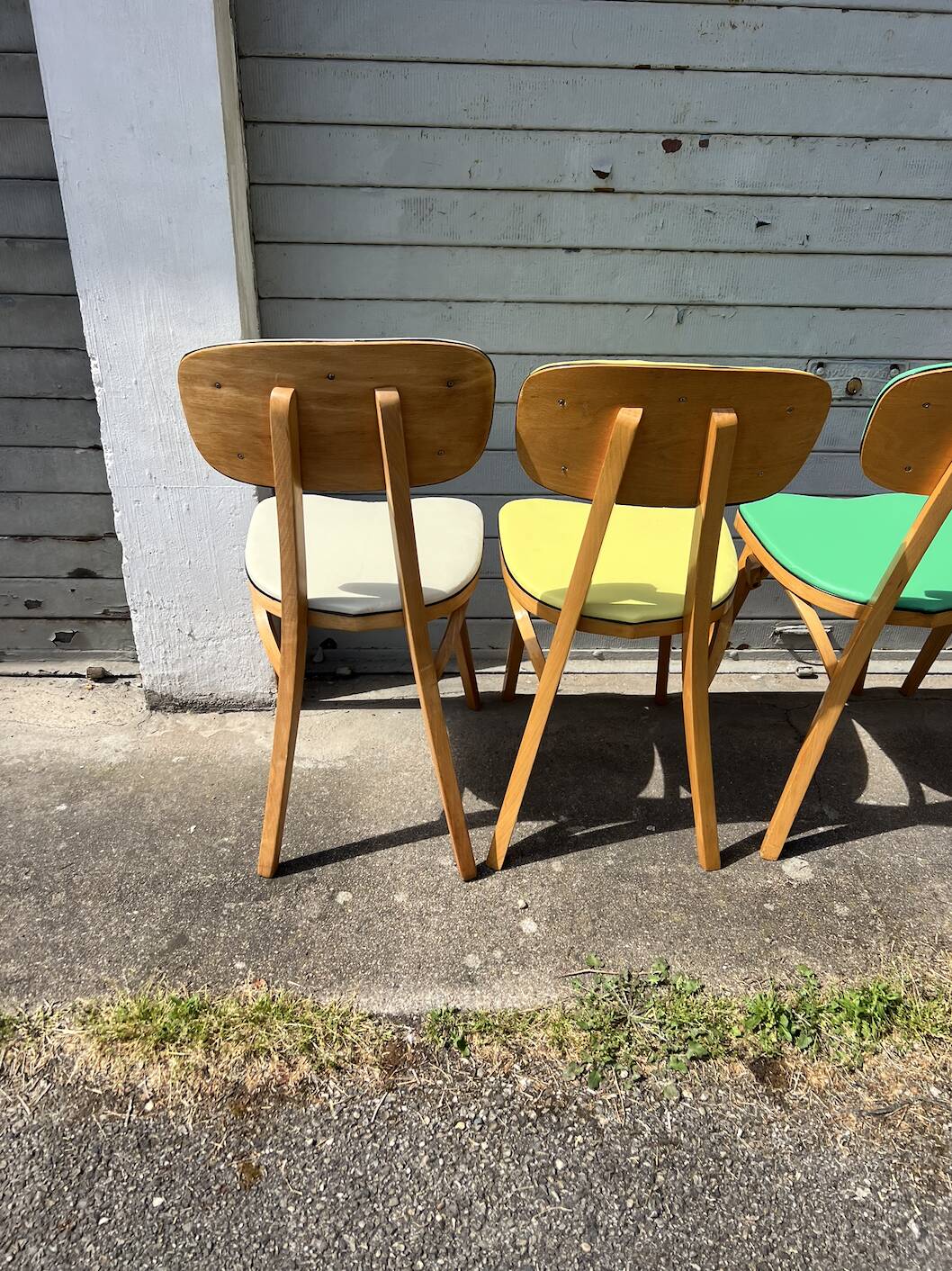 Suite 5 chaises bistrot chêne claire vernis (baumann) pied compas