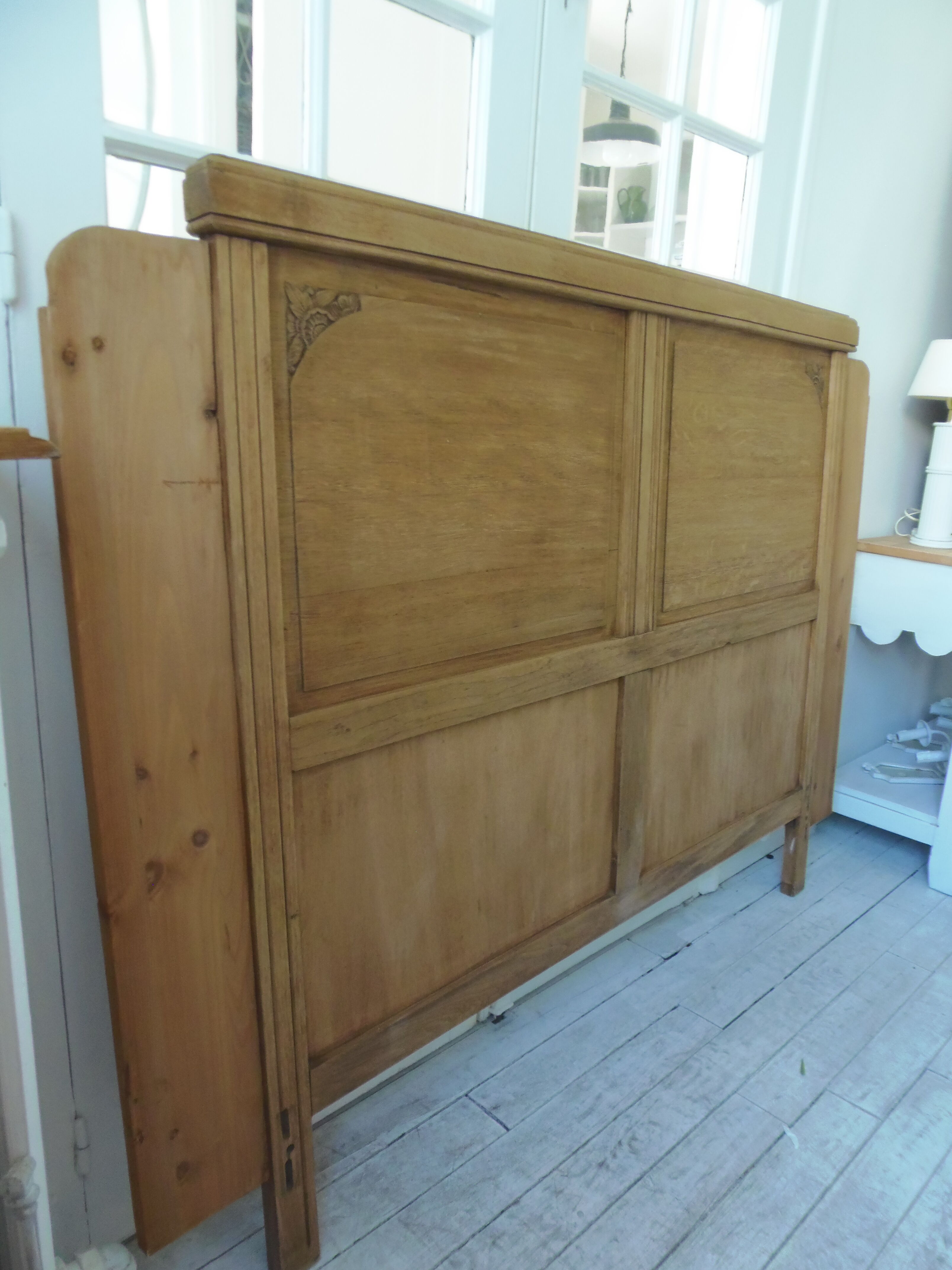 Art Deco headboard for a 160 cm bed in raw wood