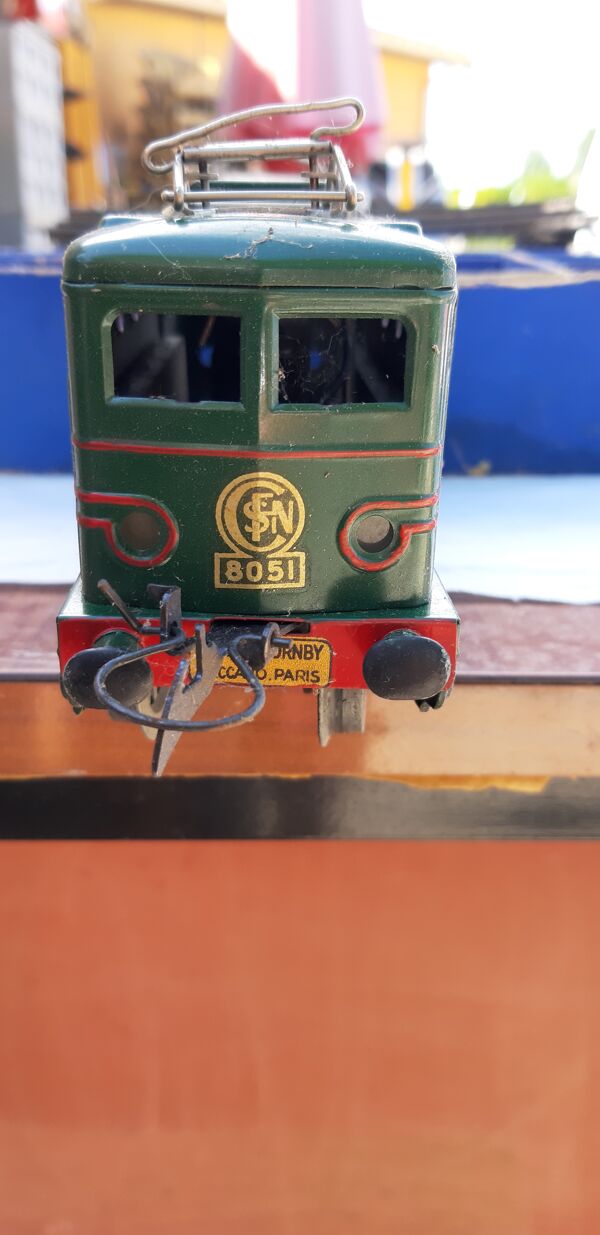 Train Hornby DBBV Le Mistral par Meccano