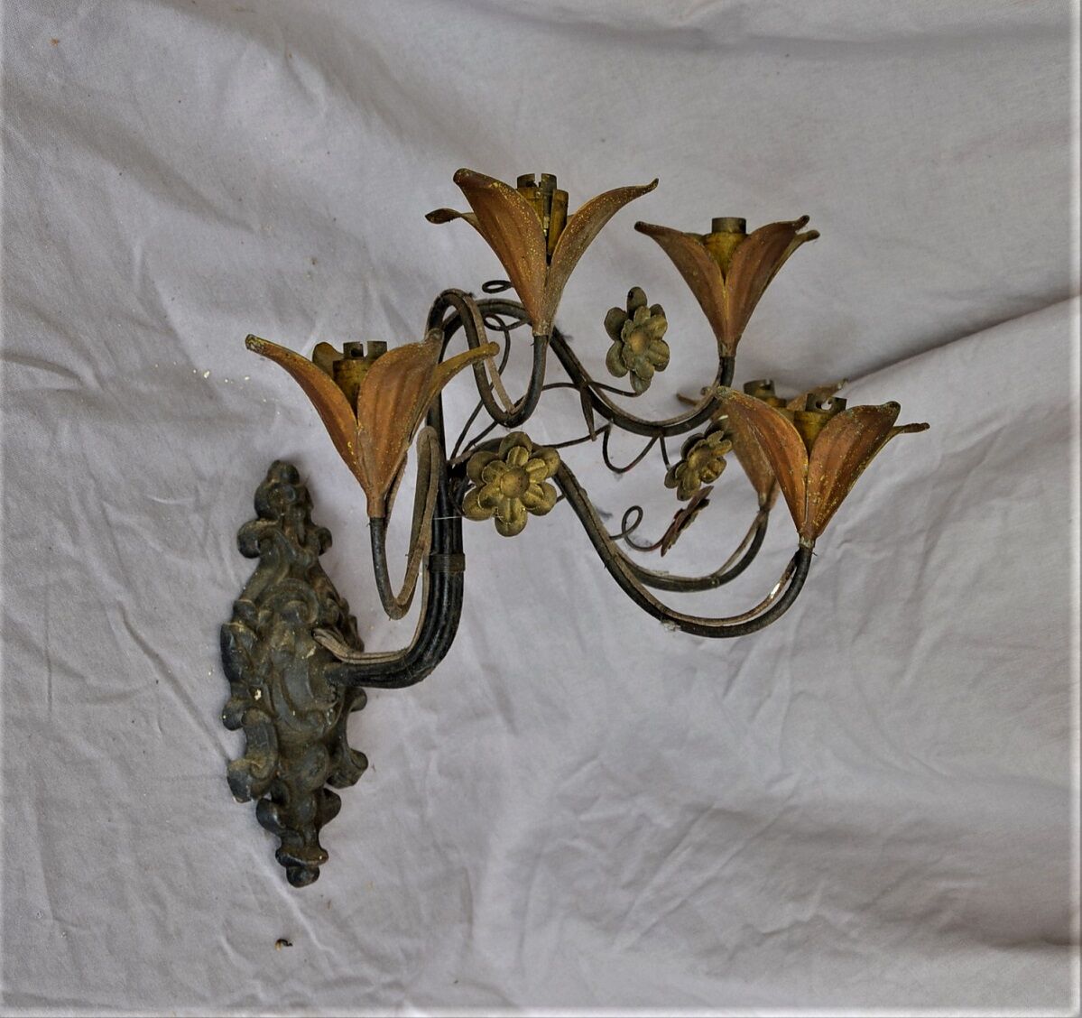Wrought iron wall applique