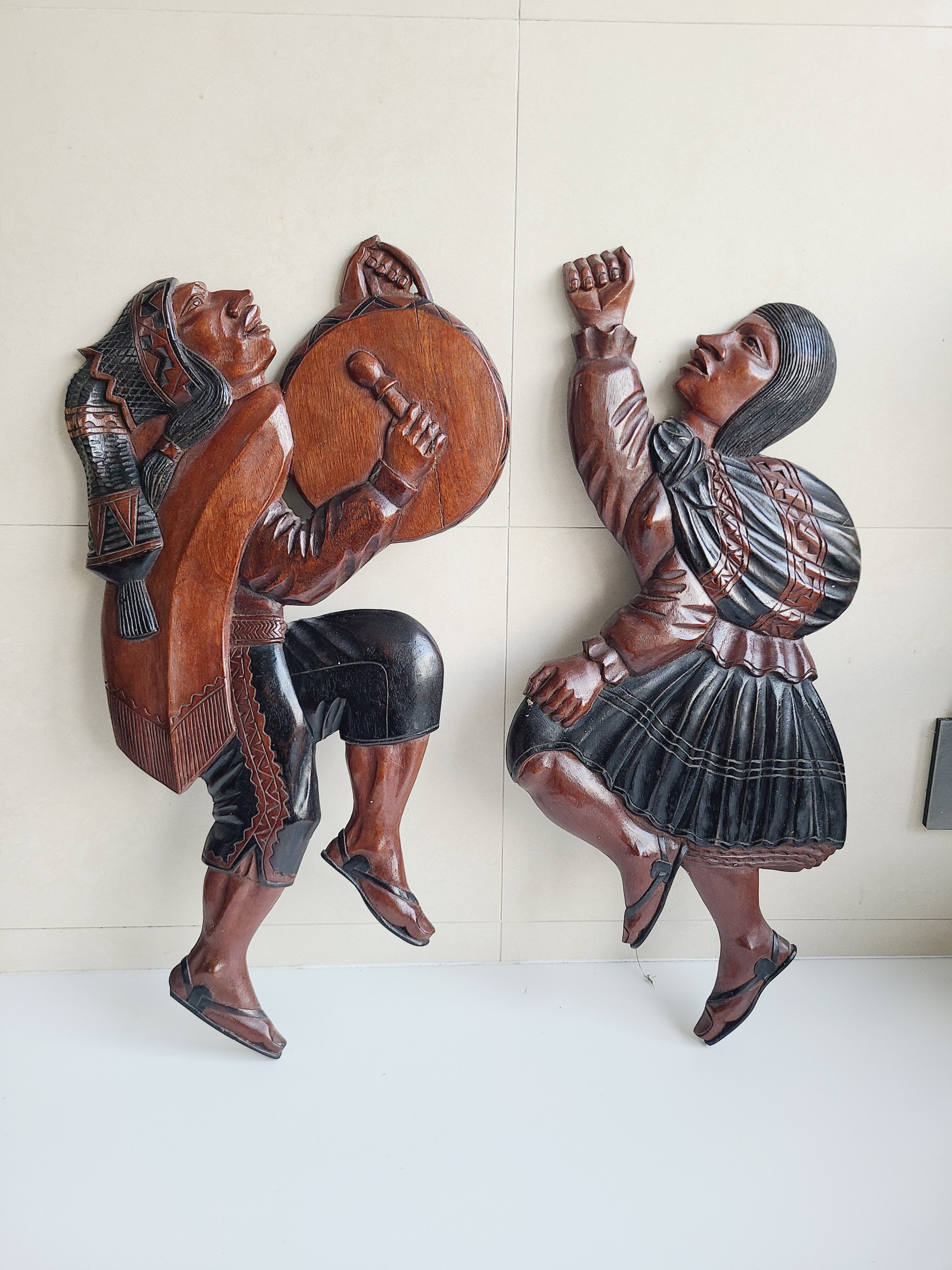 Set of 2 wooden plaques Bolivia