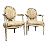 Paire de fauteuils à dossier médaillon en bois laqué de style Louis XVI XIX eme siècle