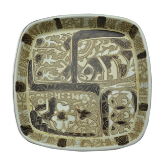 Plat en faïence de la série Baca de Nils Thorsson pour Royal Copenhagen
