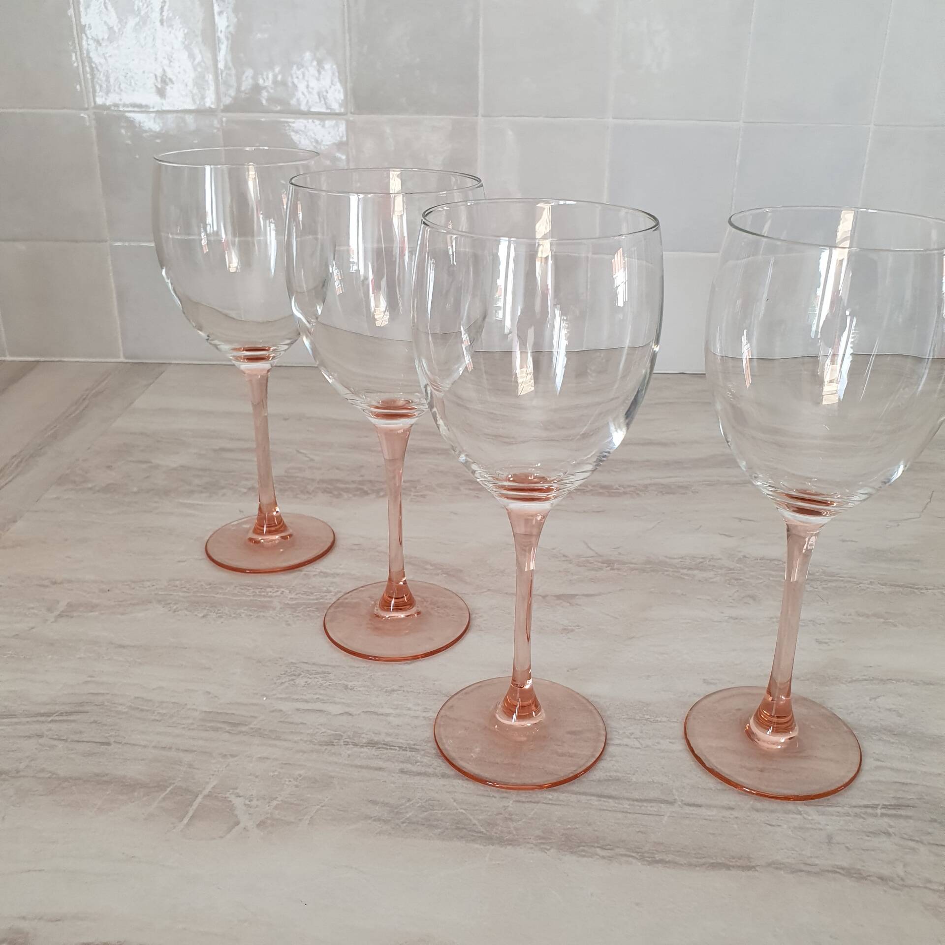 4 Verres à Eau ou Vin / verre à pied Rose