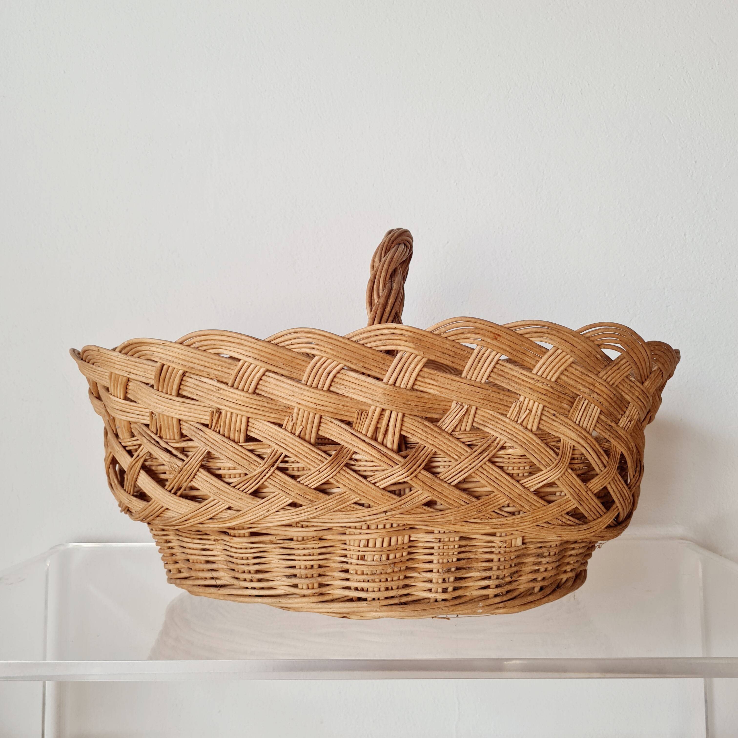 Vintage wicker basket – bohemian decorative storage