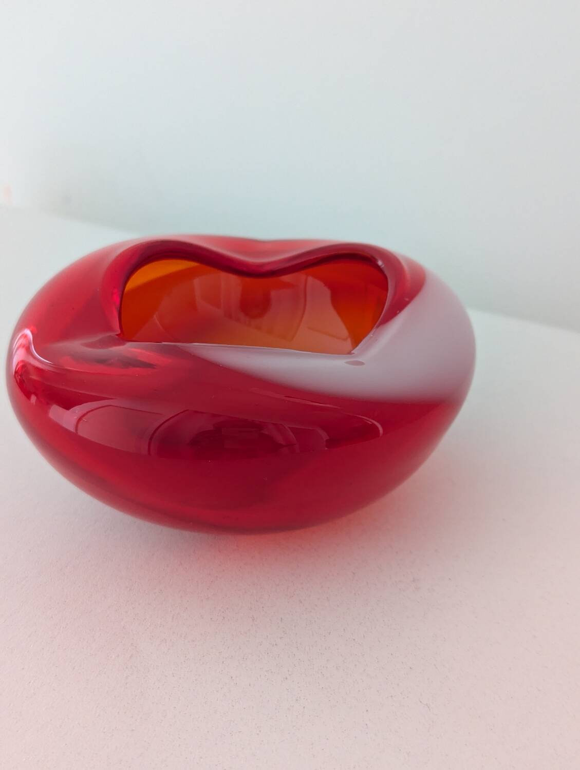 Blown glass empty pocket
