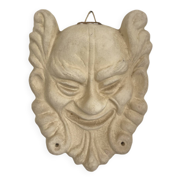 Mascaron satyre Bavent en terre cuite, France