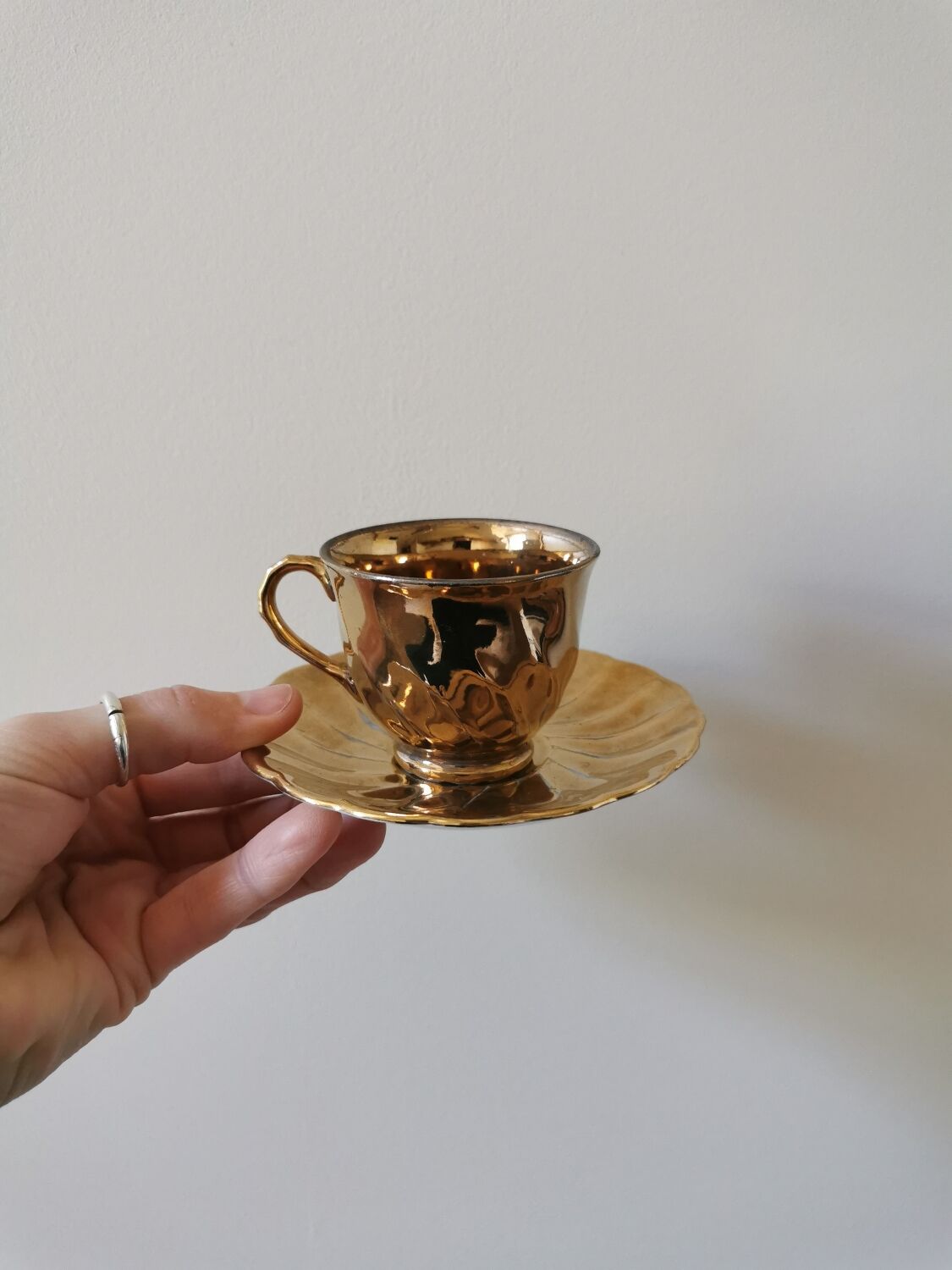 Vintage golden porcelain cups