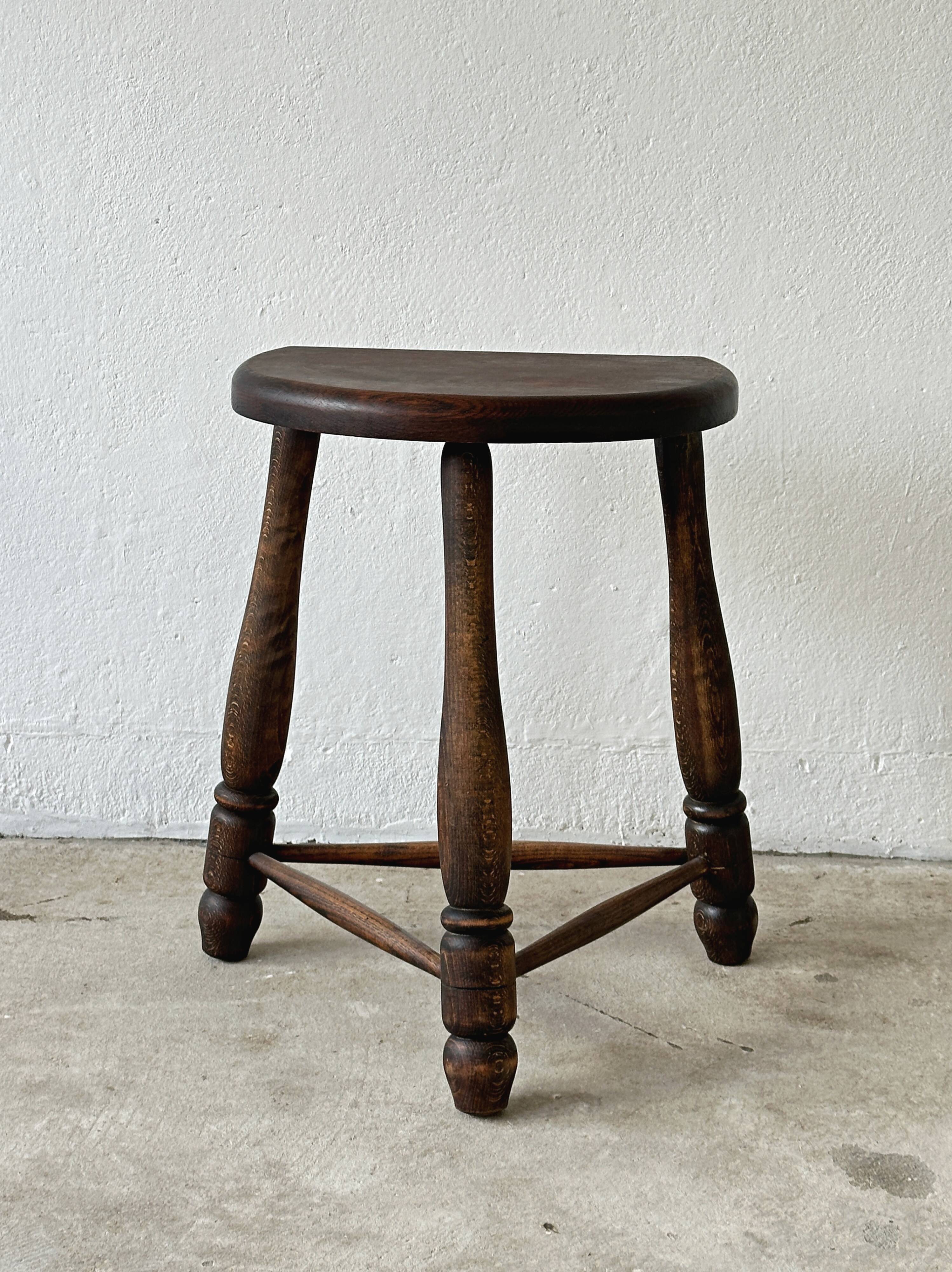 Tabouret ancien bois massif