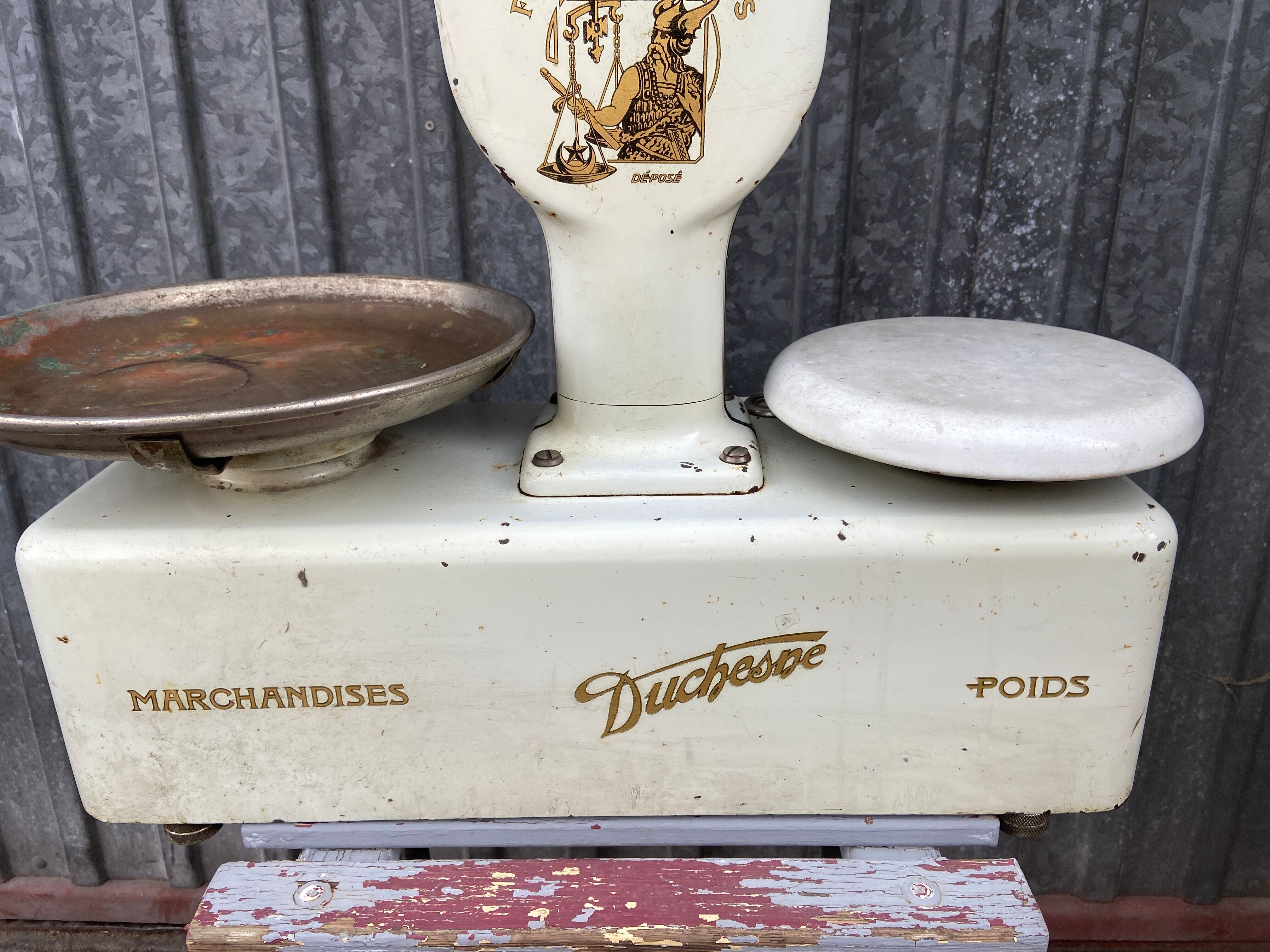 large grocer's scale Old Duchesne Vintage 1950