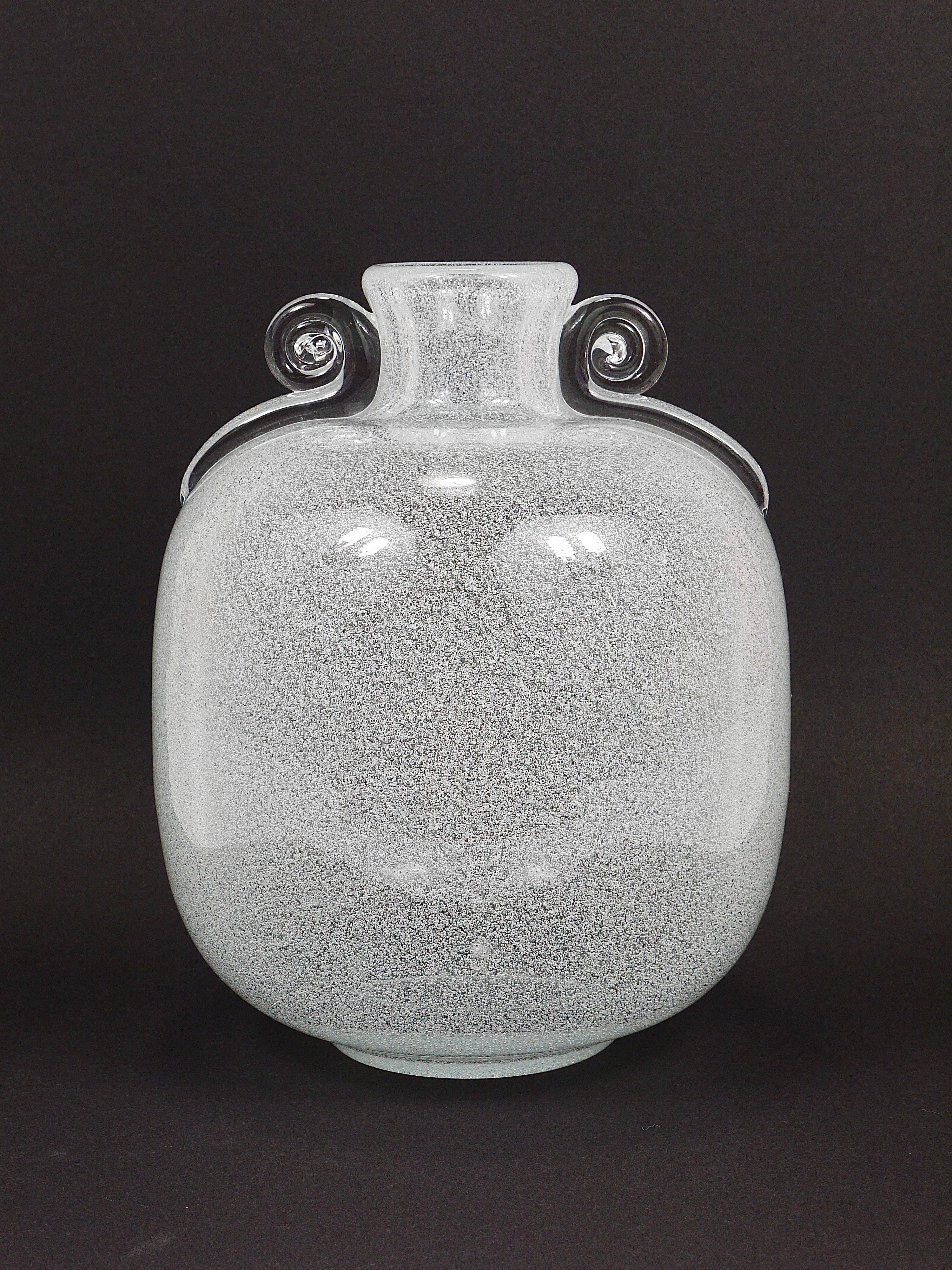 Seguso Vetri d’Arte Pulegoso vase with bubbles and handles, Murano, Italy 1950s