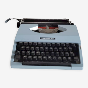 Machine à écrire bleue neva mp10 vintage