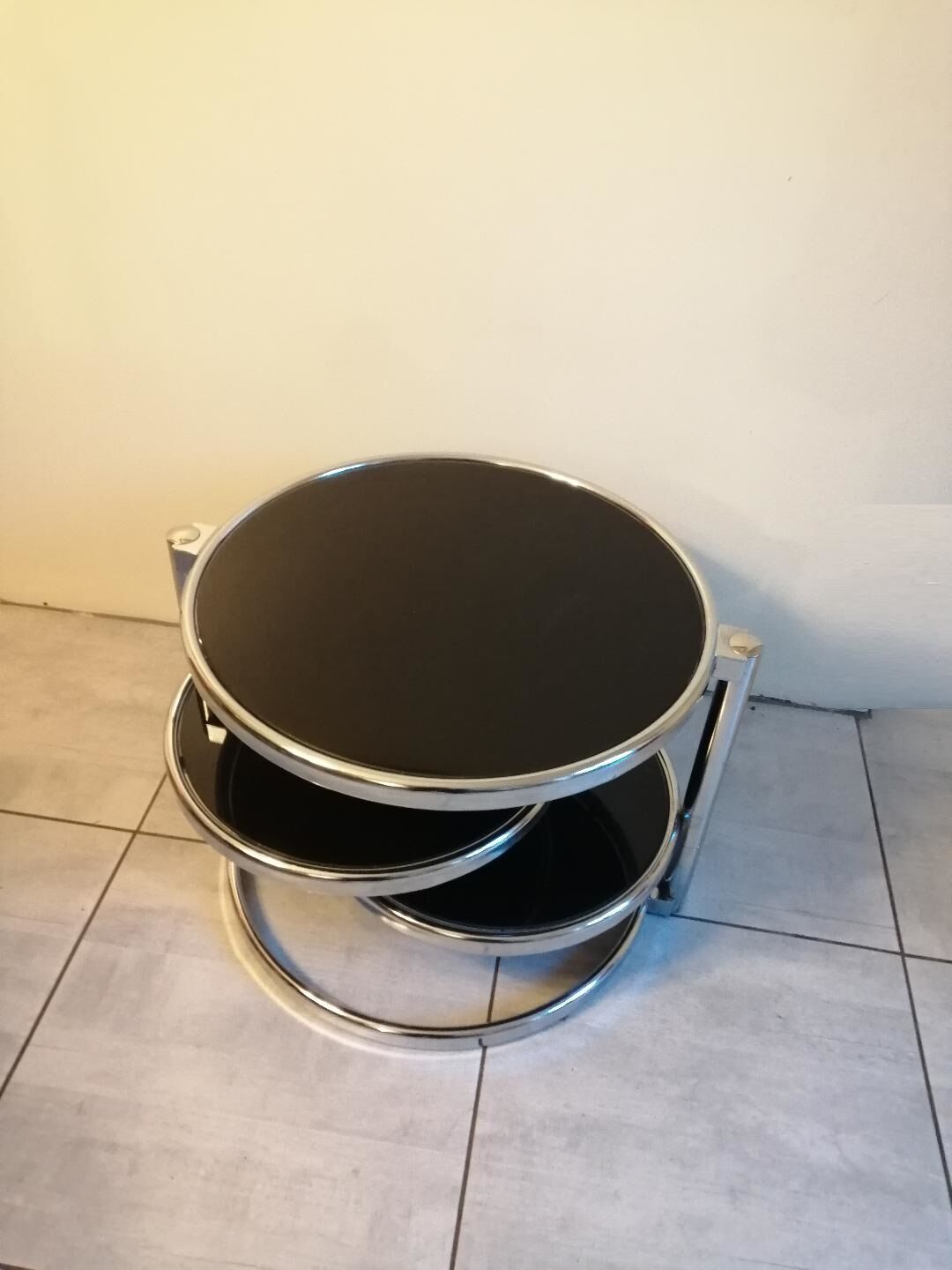 Round coffee table 3 extendable trays