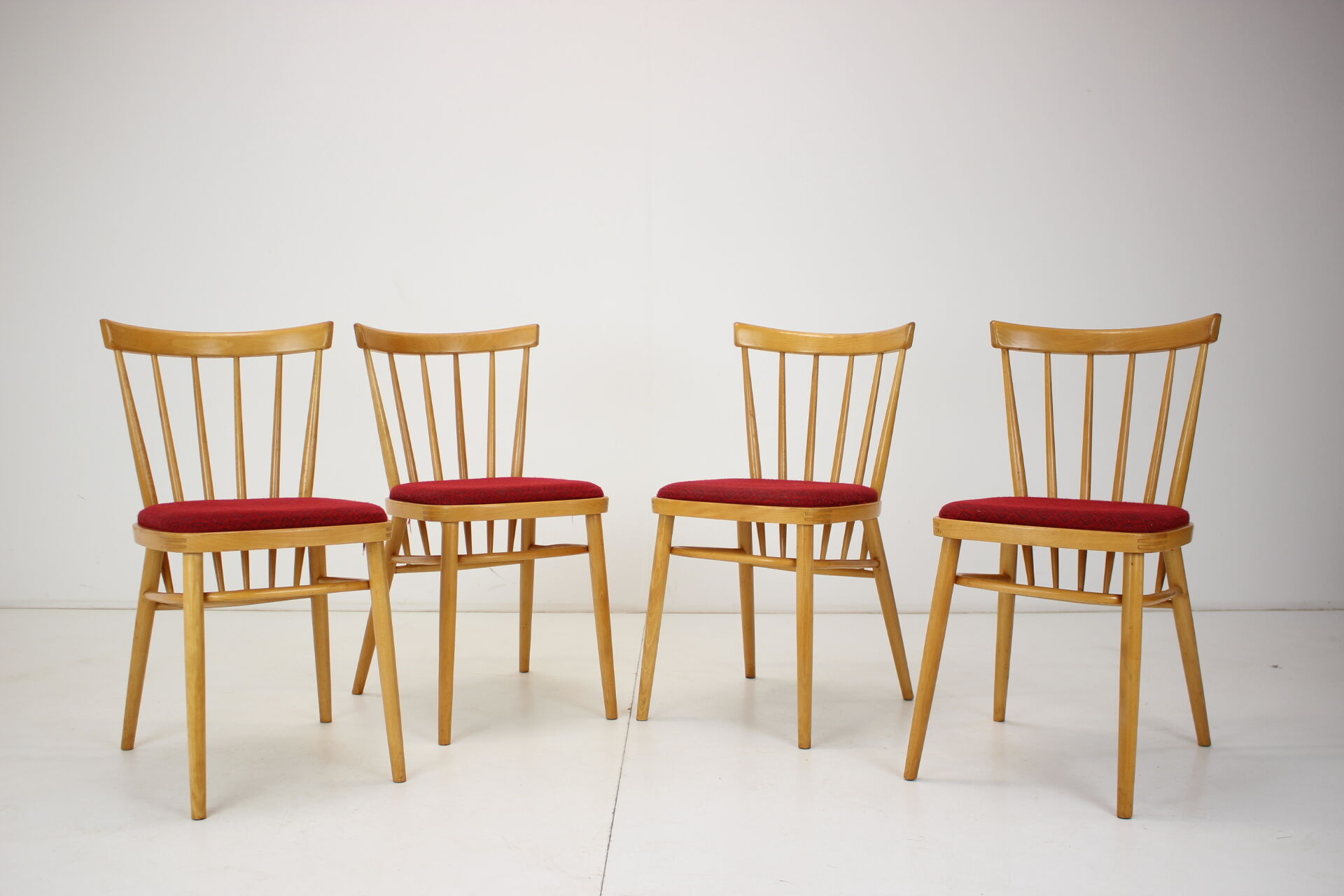 Set of four dining chairs/Tatra Pravenec, 1970's.