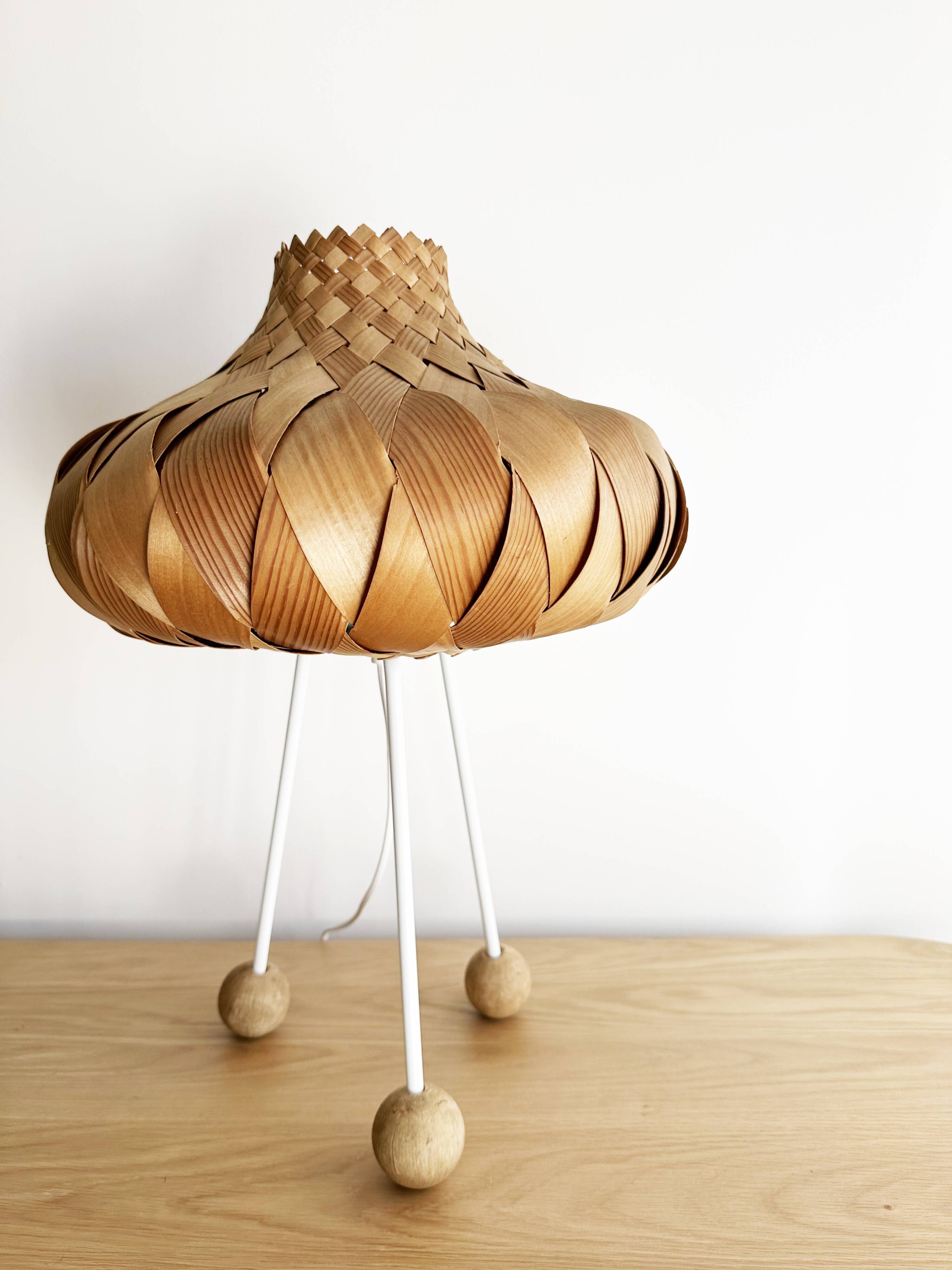 Large tripod mood lamp