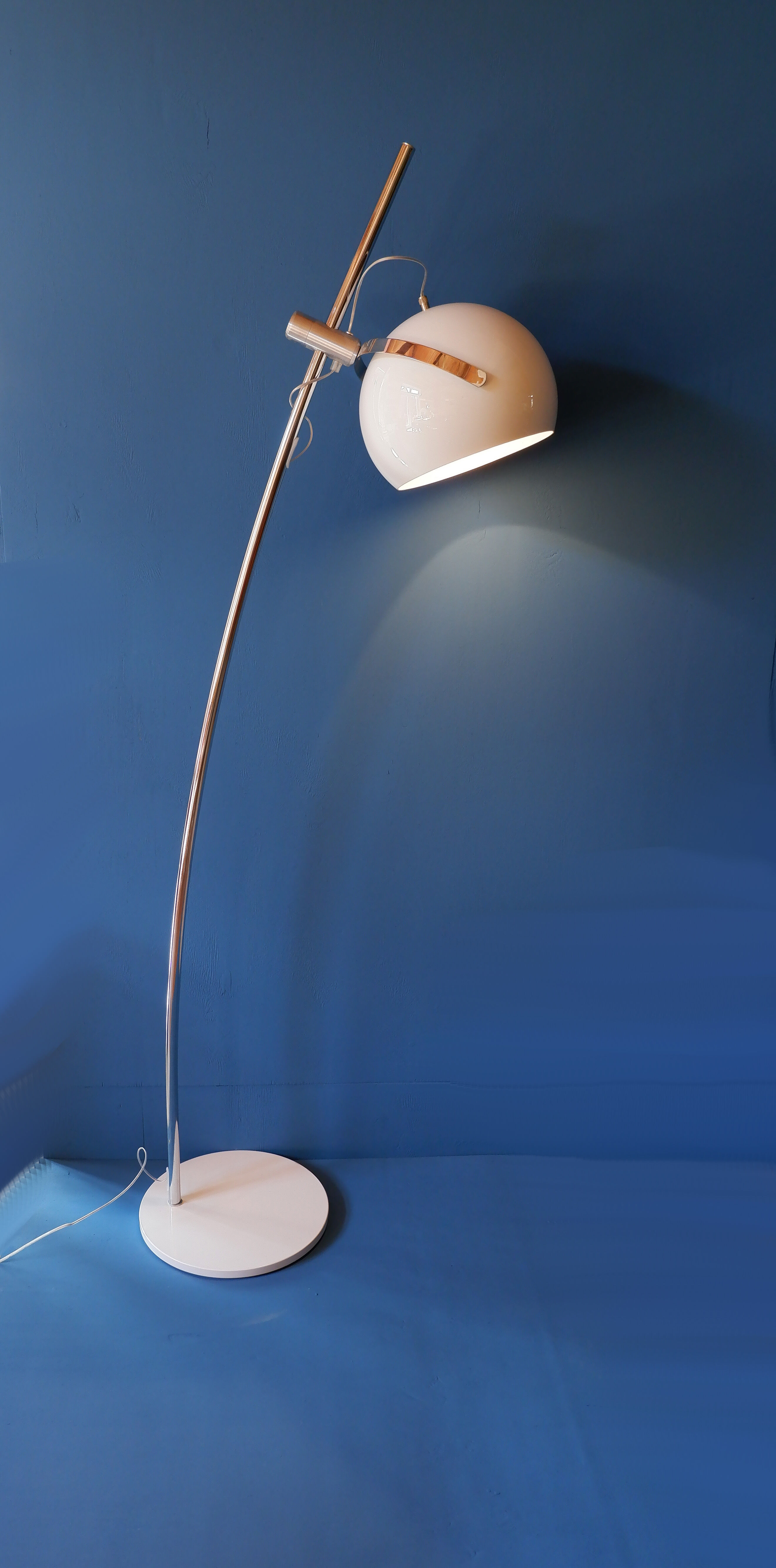 Arc floor lamp