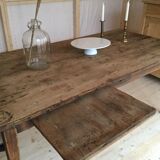 Farm table