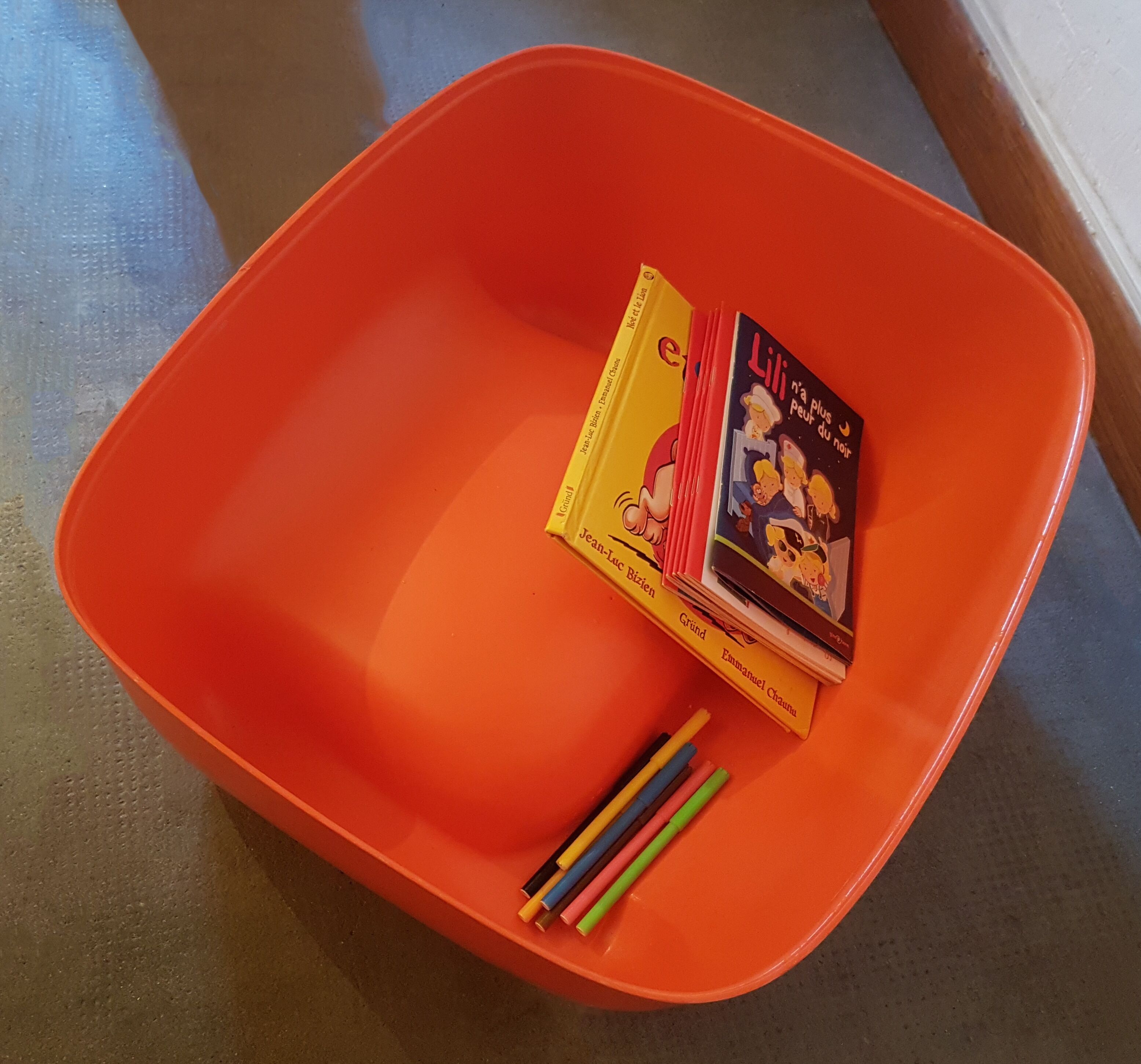 Children's lounge with 2 zorro chairs for meurop