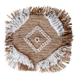 Cushion cover in natural raffia, shells and embroidery in macramé.