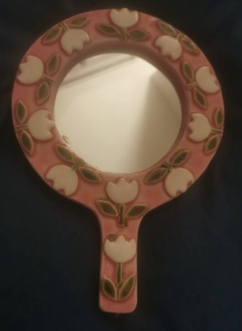 Tulip Mirror Mithe Espelt