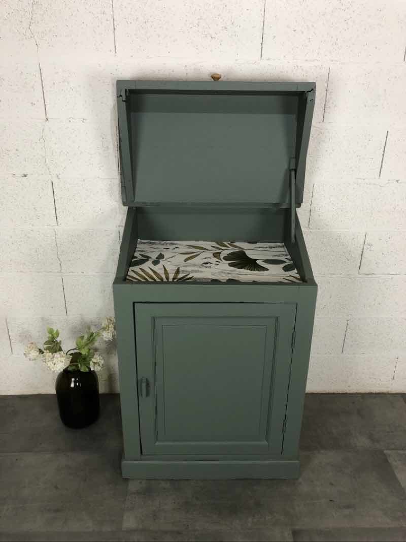 Old jam or extra furniture