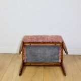 Edmund Homa stool, pink seat, long hair