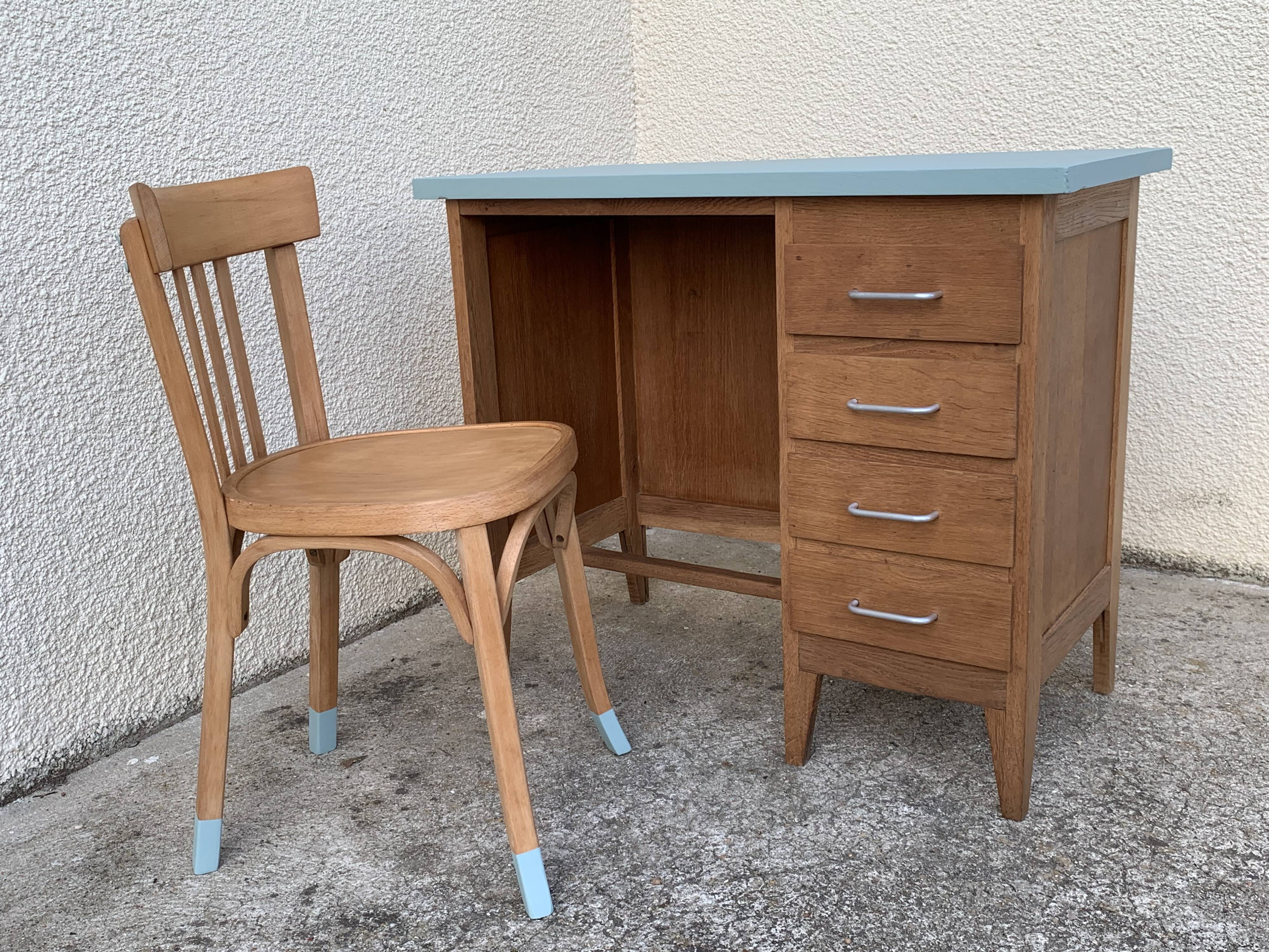 Vintage desk compass feet 1950 and its Baumann chair