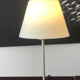 Lampe en métal argenté et verre blanc H 50 cm Diamètre max 22 cm