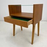 Table d'appoint ou table de nuit des années 1960 par Arch. František Jirak