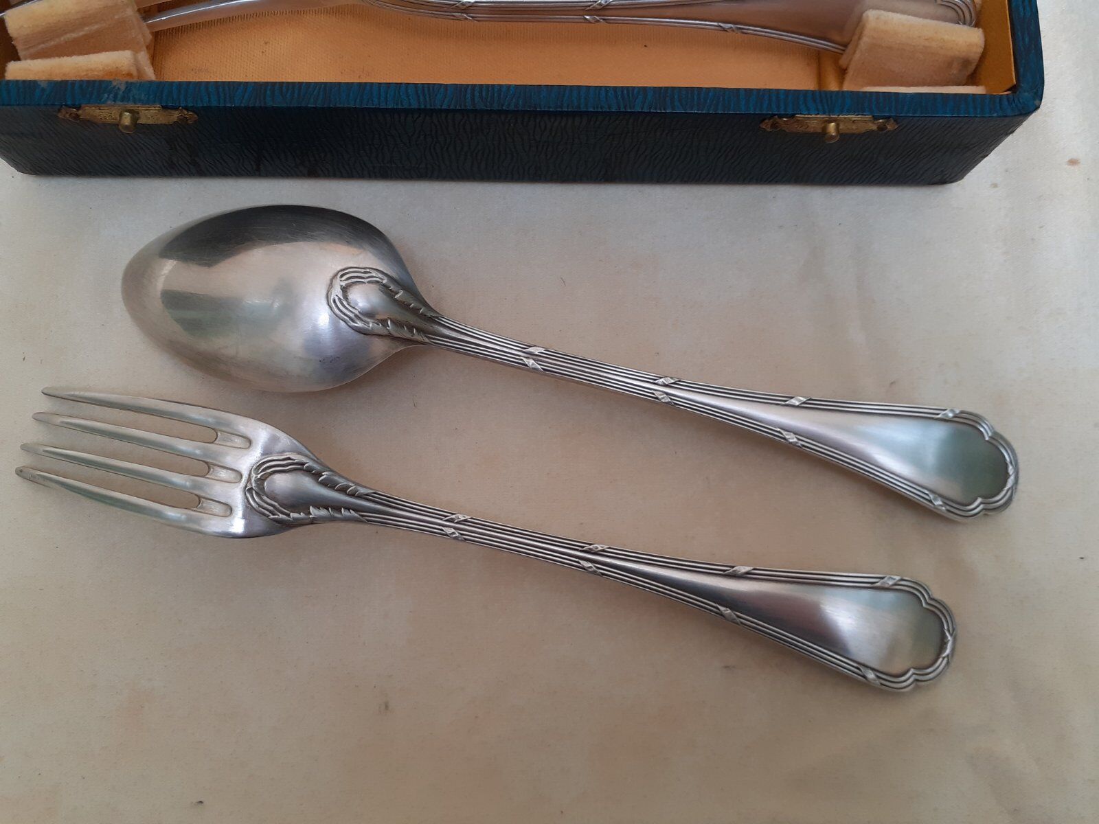 Housewife 12 forks and 12 tablespoons in silver metal
