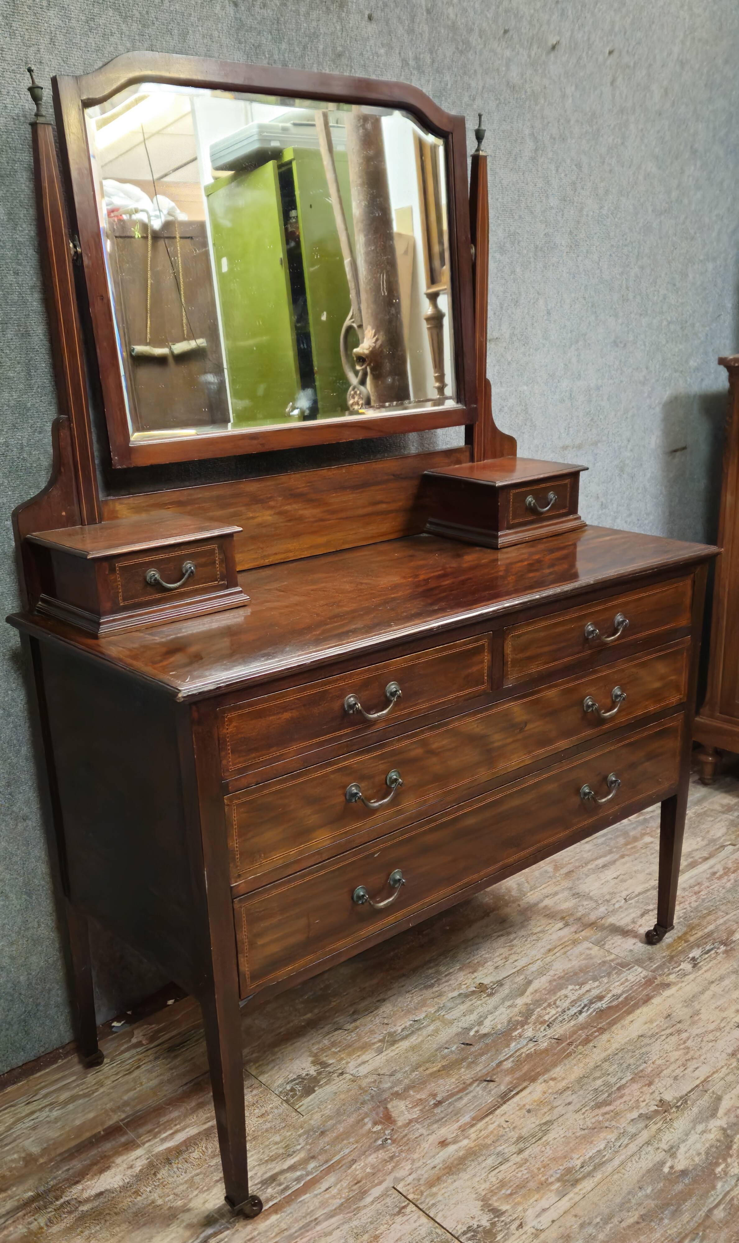 English Napoleon III psyche commode – mahogany – Elegant and functional