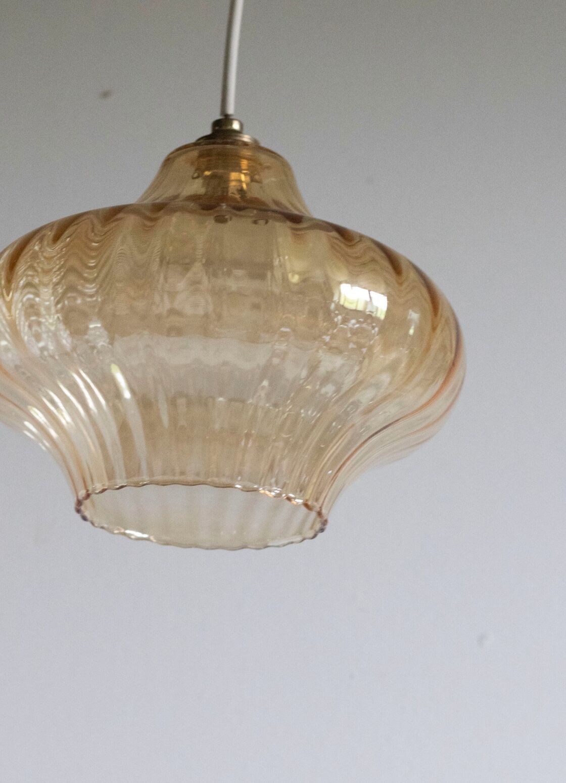 Vintage suspension in smoked glass