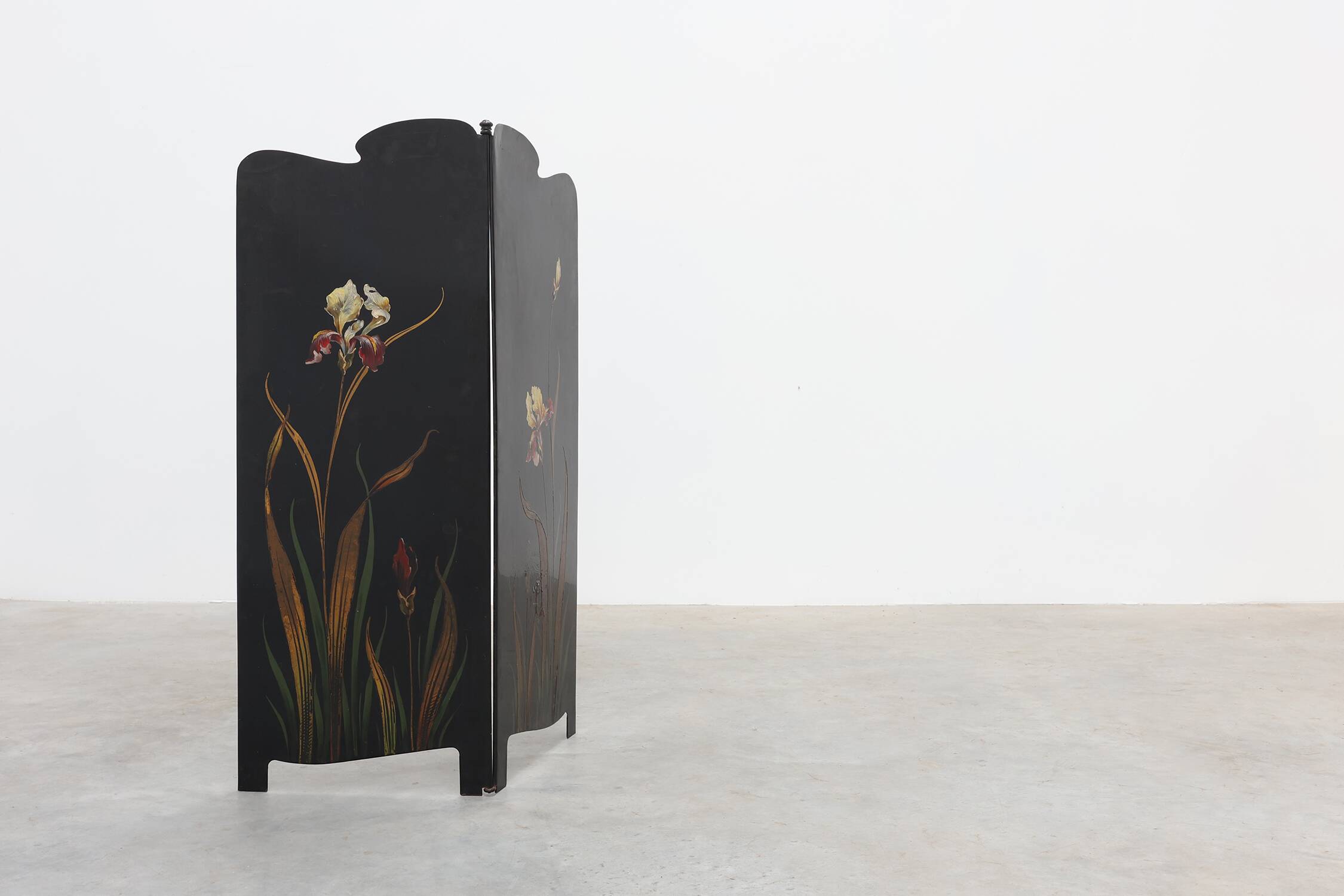 Art Nouveau Black Lacquered Two-Panel Screen with Hand-Painted Irises, Fran
