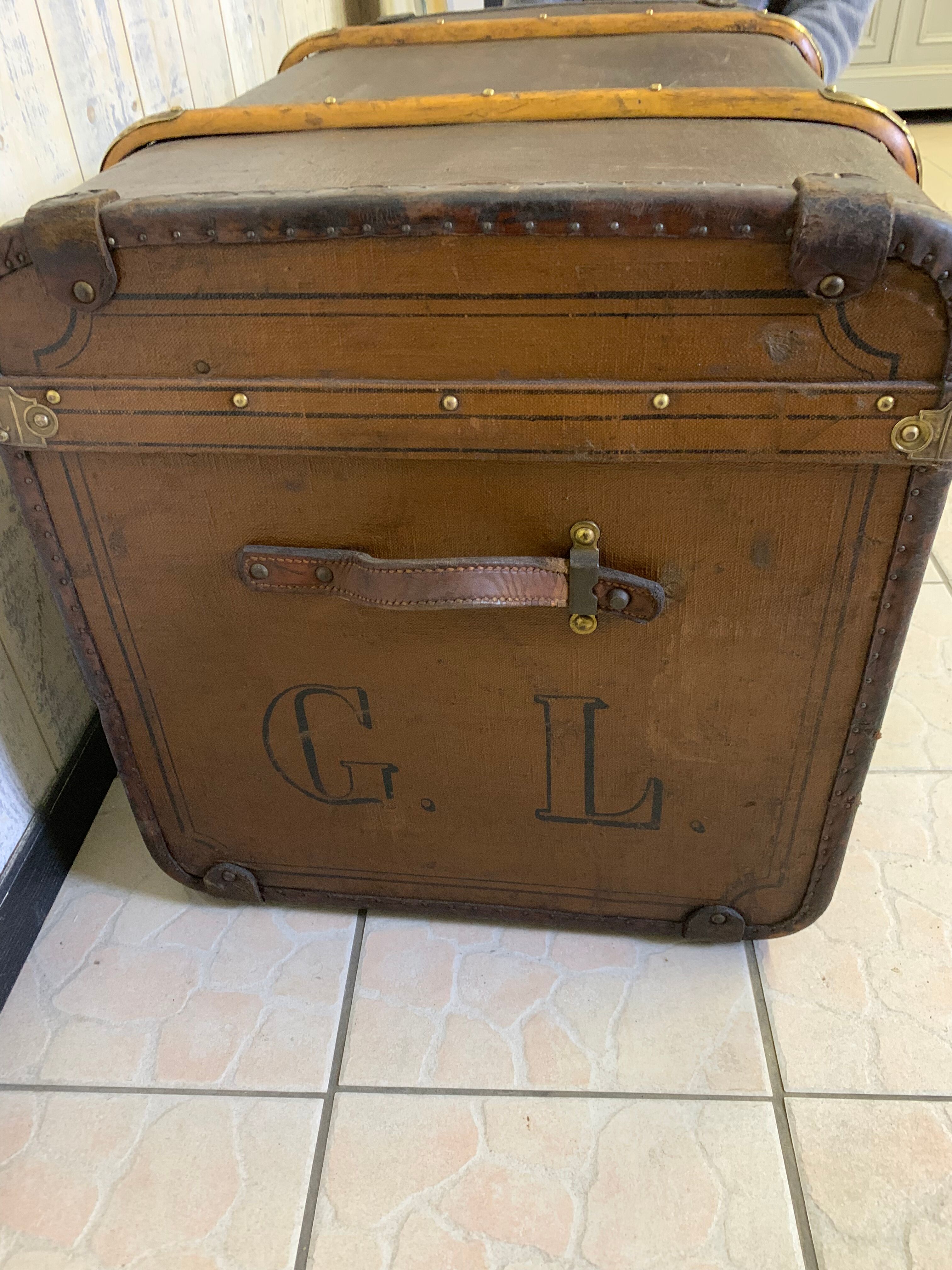 Travel trunk