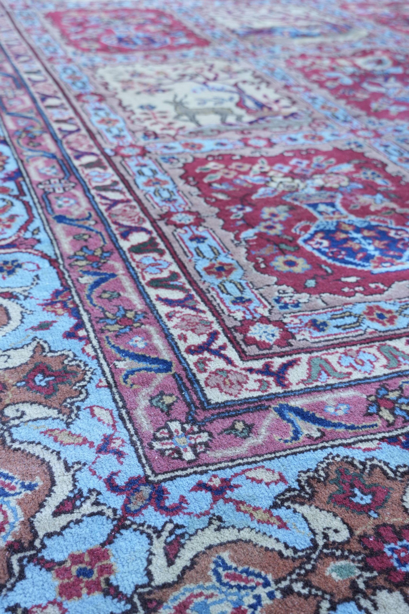 Tapis de style oriental avec des motifs élégants 397x304cm