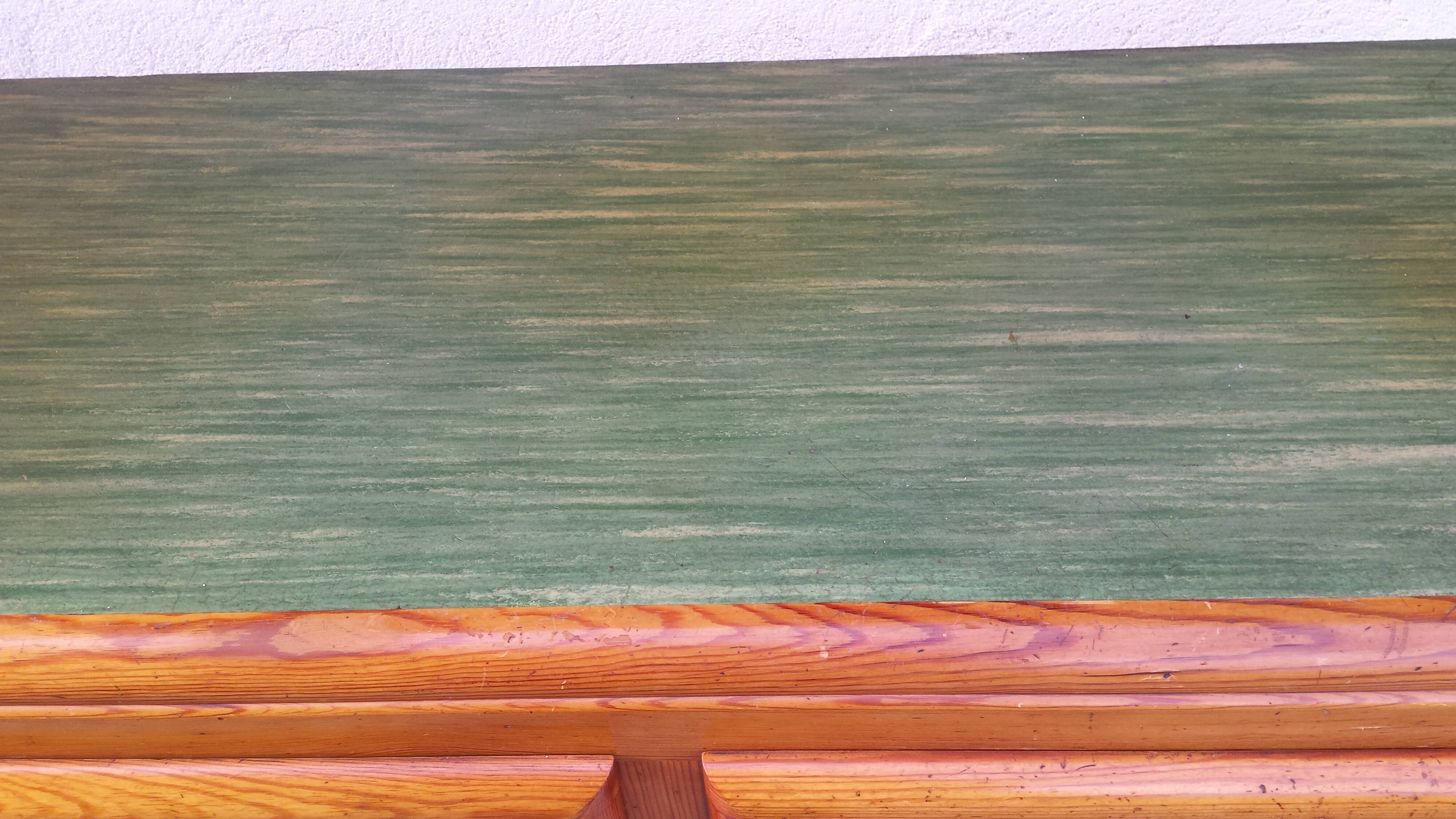 buffet Mado tray in green balatum